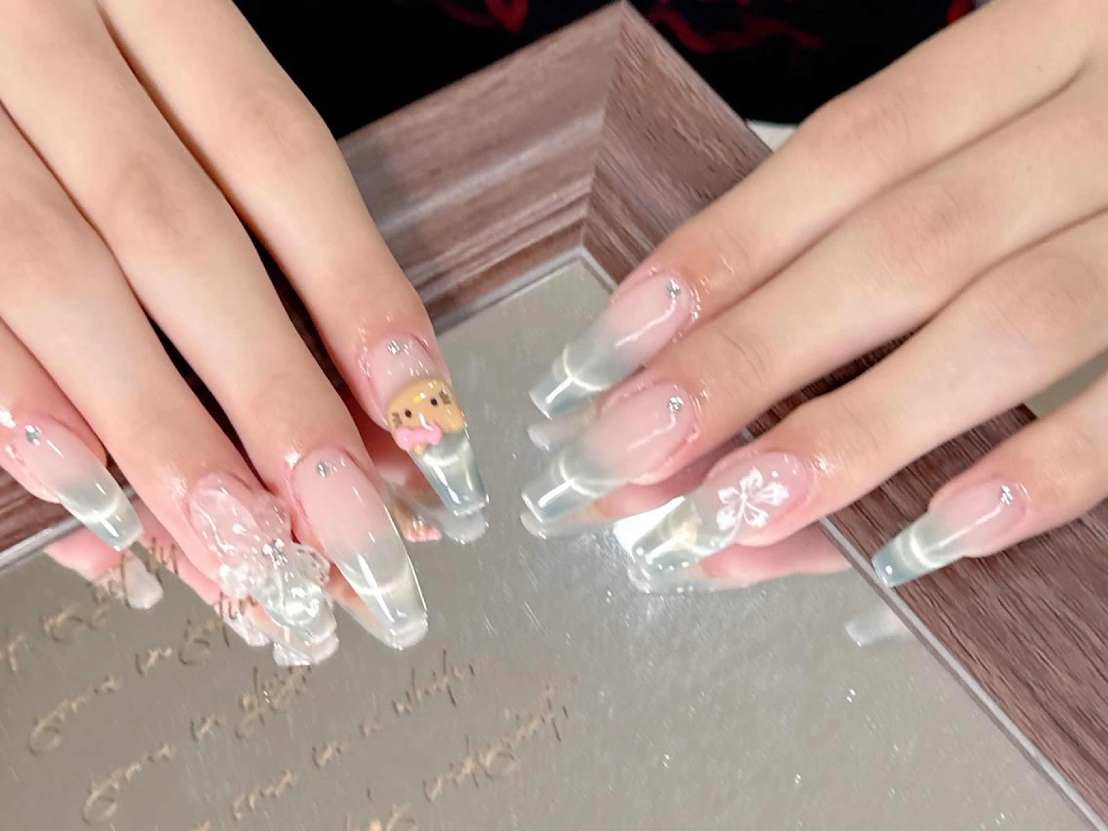 ネイル カジュアル チークネイル フレンチネイル ジェルネイル ガーリー ハンドネイル ハンドケア 🎀も ものネイルデザイン