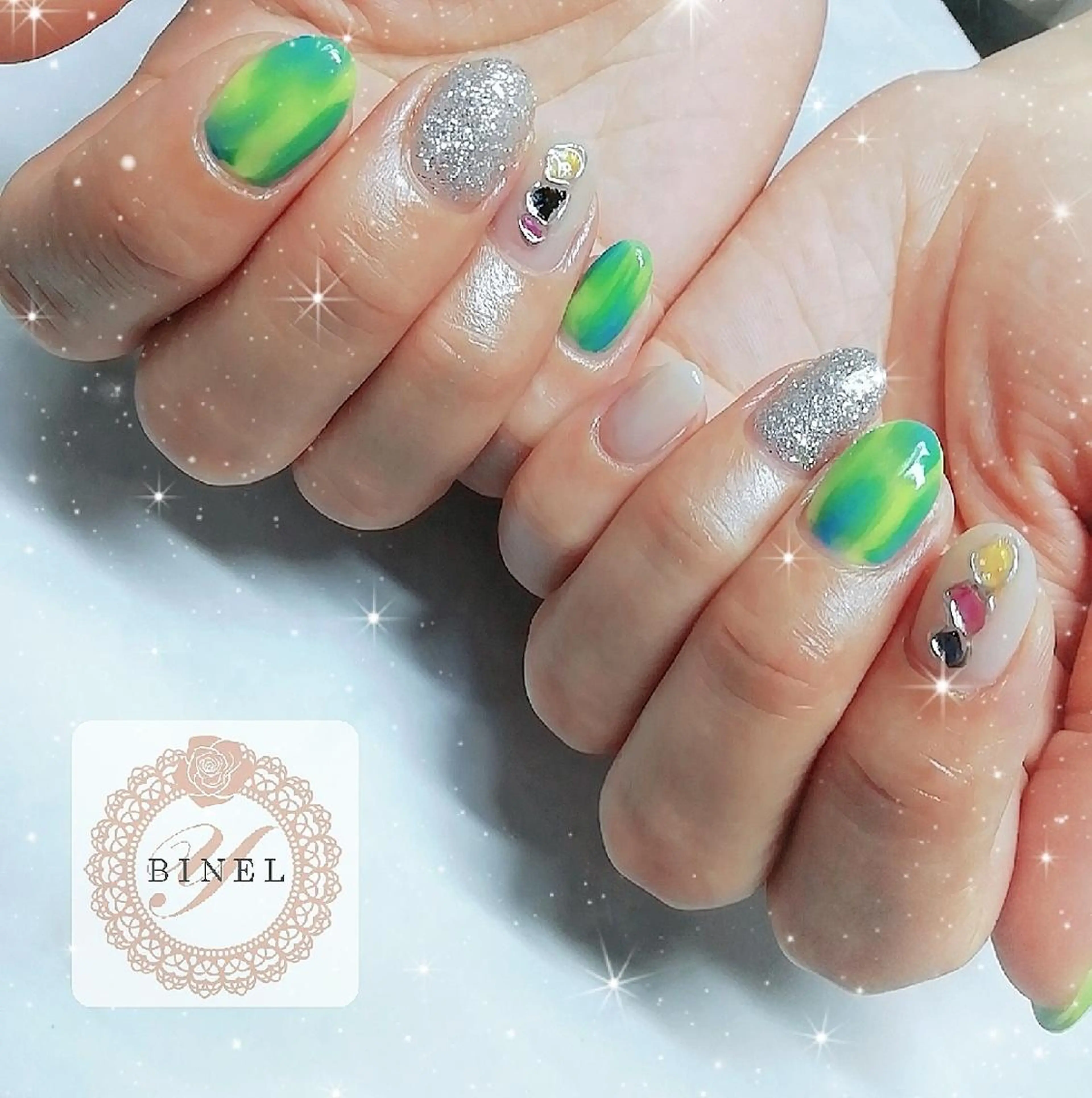 ネイル ラメ(グリッター) ニュアンスネイル 夏ネイル ハンドネイル Nail Salon Y.BINELのネイルデザイン