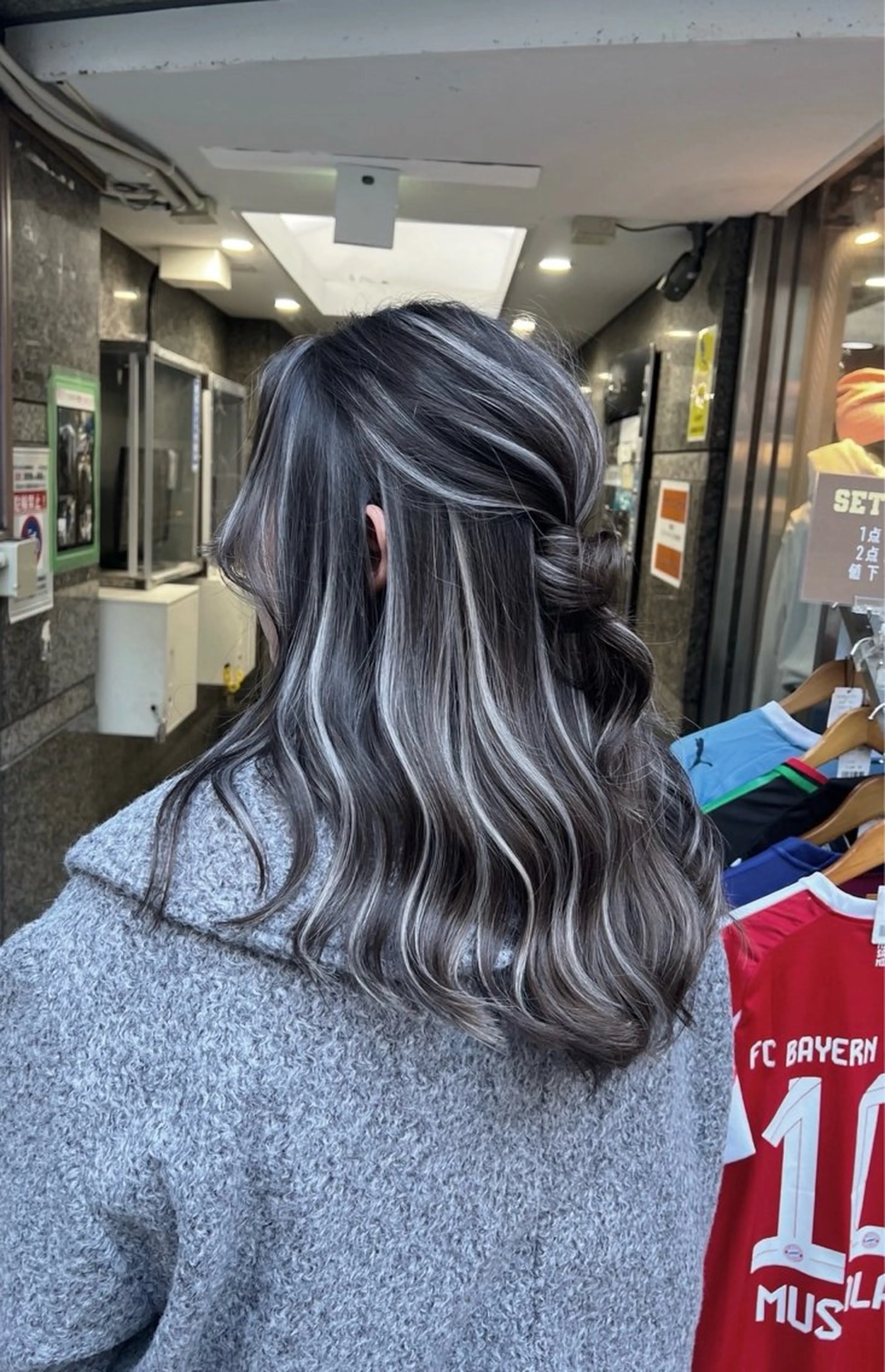 セミロング カラー ヘアアレンジ ダークグレー ダークグレージュ グレージュ ハイライトカラー ハイライト ヘアカラー トリートメント ROBIN所属・指名数No.1 /NAOYAのヘアスタイル