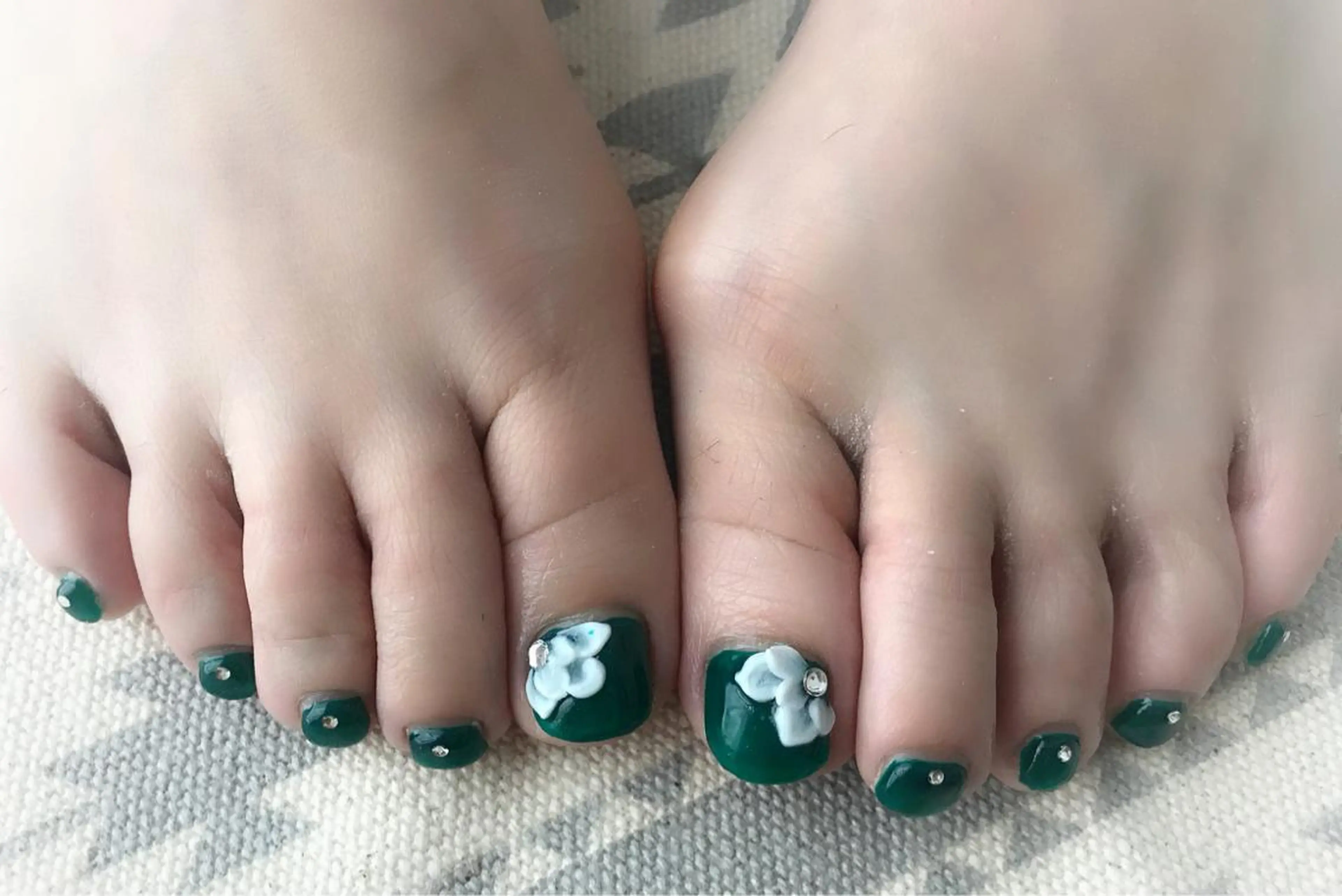 ネイル フットネイル エース ネイルのネイルデザイン