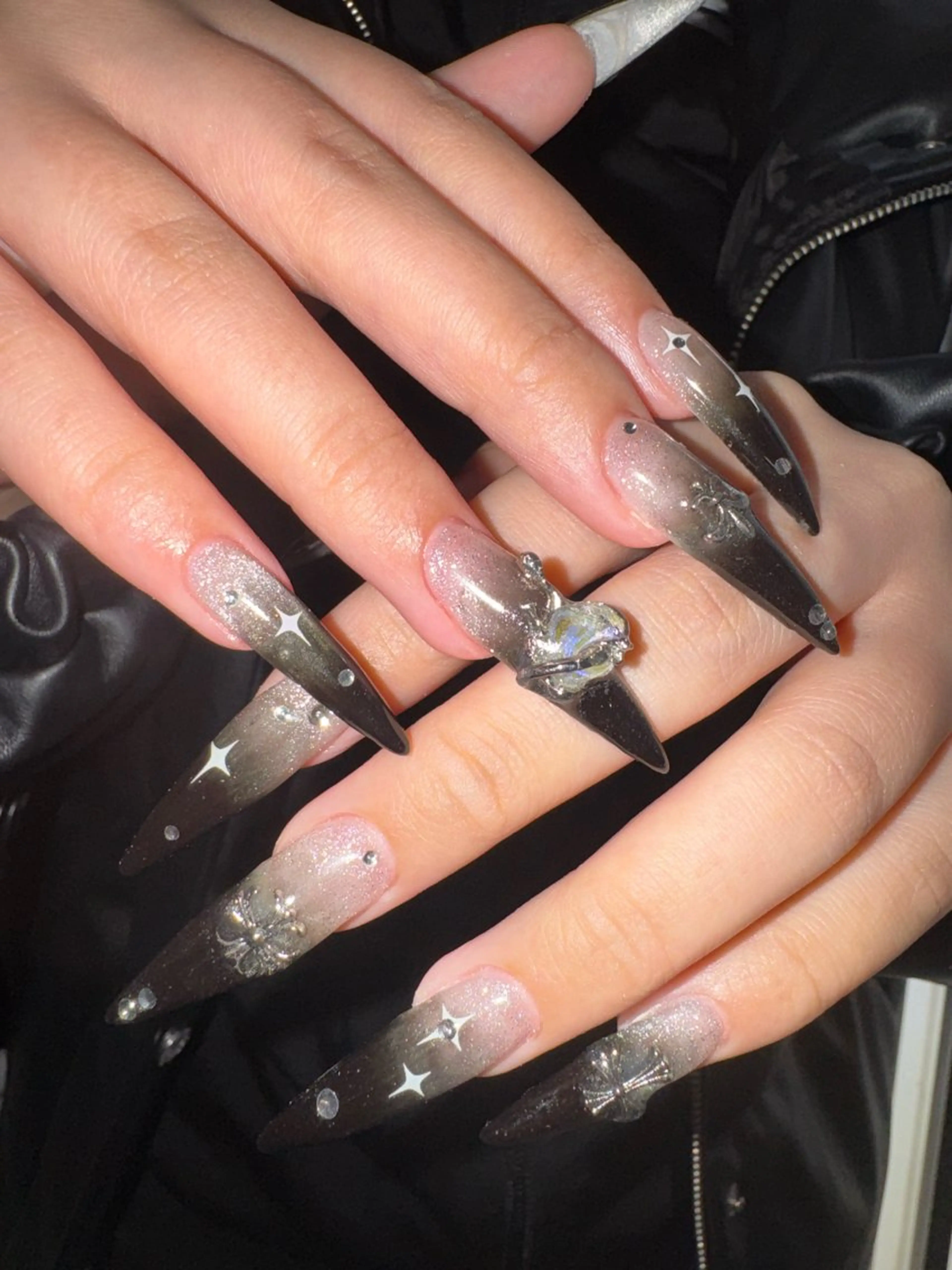 ネイル ハンドネイル フットネイル MITSUKI🪡 海外/個性派/ロングのネイルデザイン