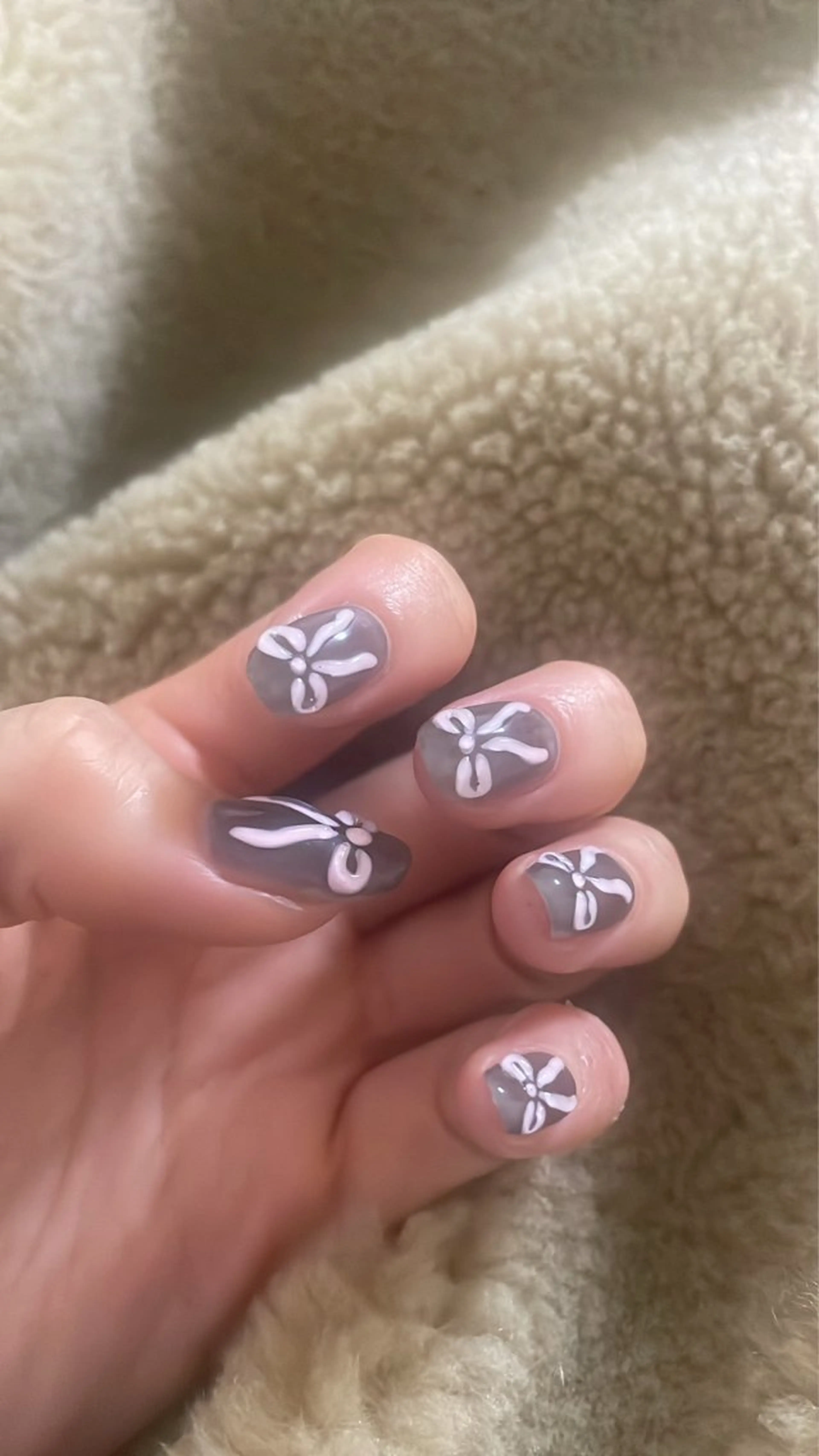 ネイル ハンドネイル 🤍 YUI 🤍のネイルデザイン