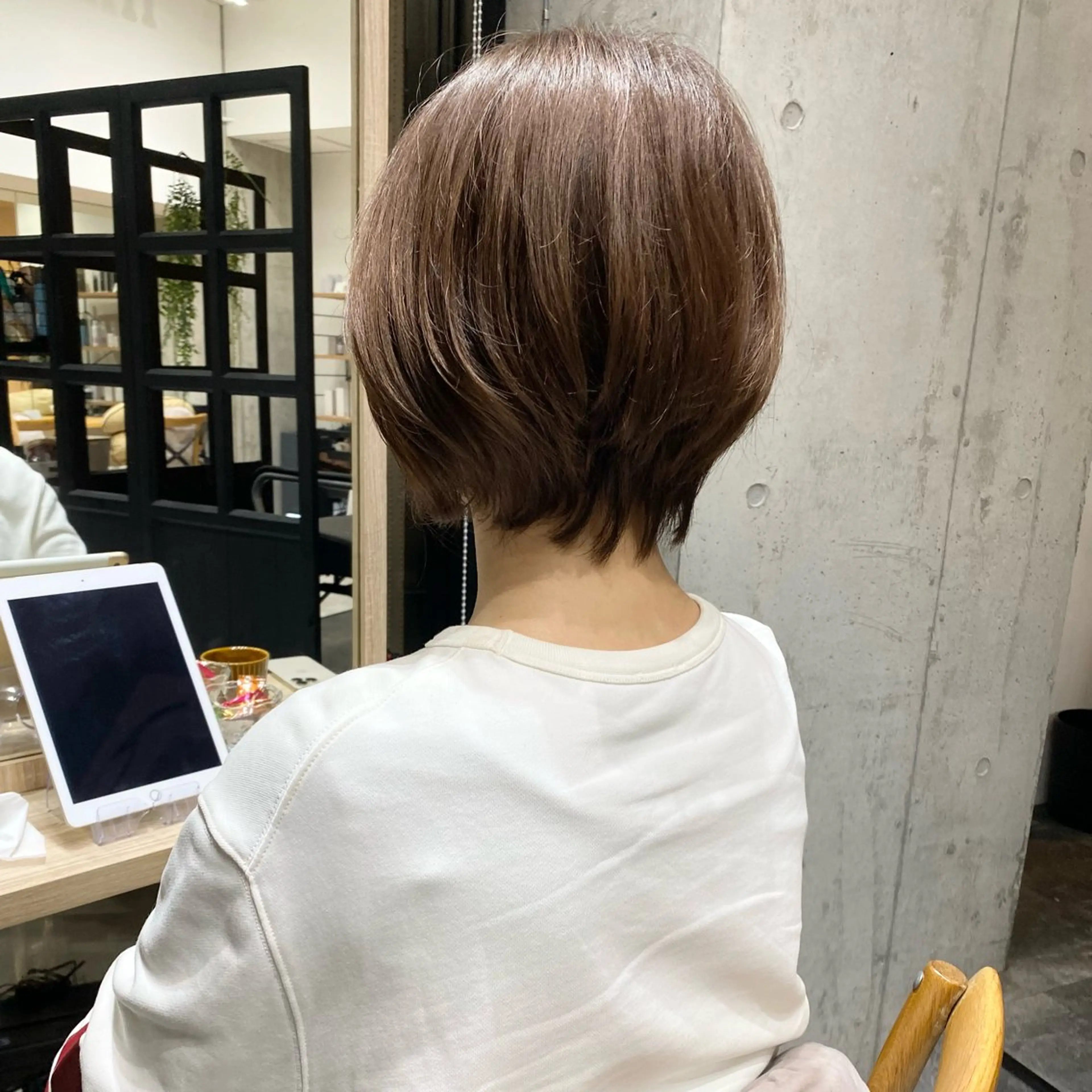 ショート ハイライト 髪質改善 レイヤーカット ショートヘア また会いたくなる 美容師【KENTA】のヘアスタイル