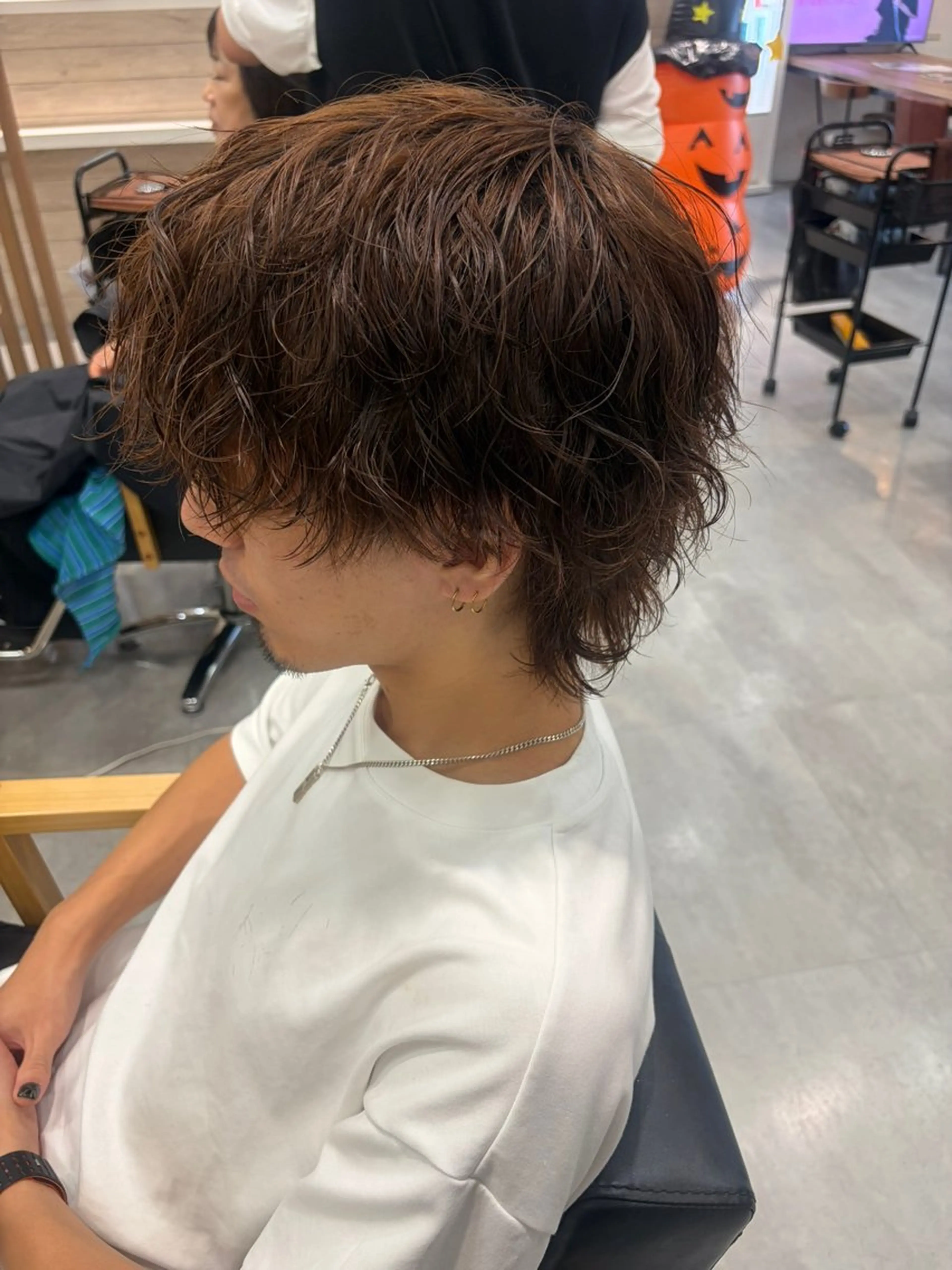 ミディアム パーマ メンズ ミディアムパーマ メンズパーマ 波巻きパーマ メンズ特化美容師 AOI🎈🧸のヘアスタイル