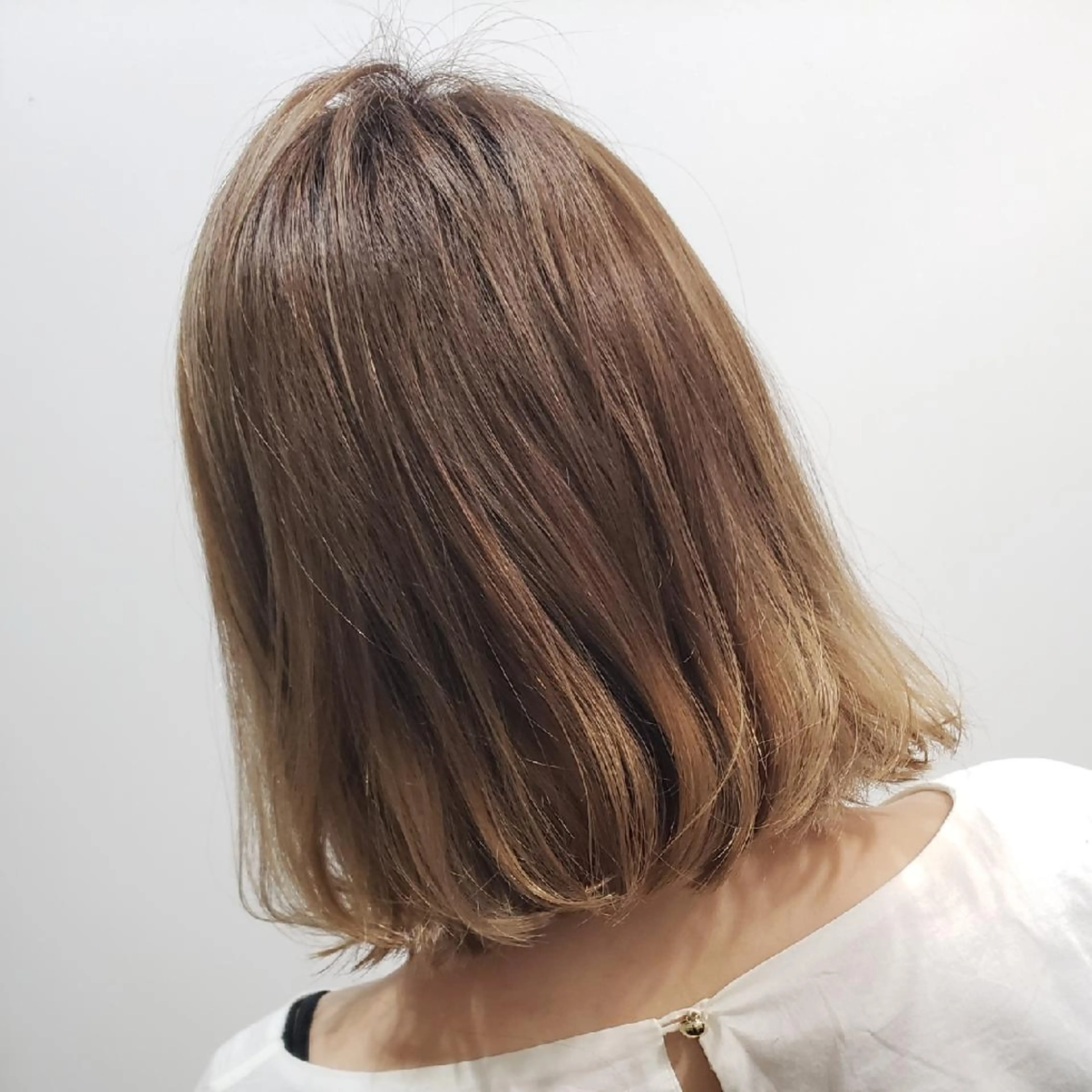 ミディアム カラー ヘアカラー トリートメント AngeBay.NaHa所属・饒平名 知也のヘアスタイル