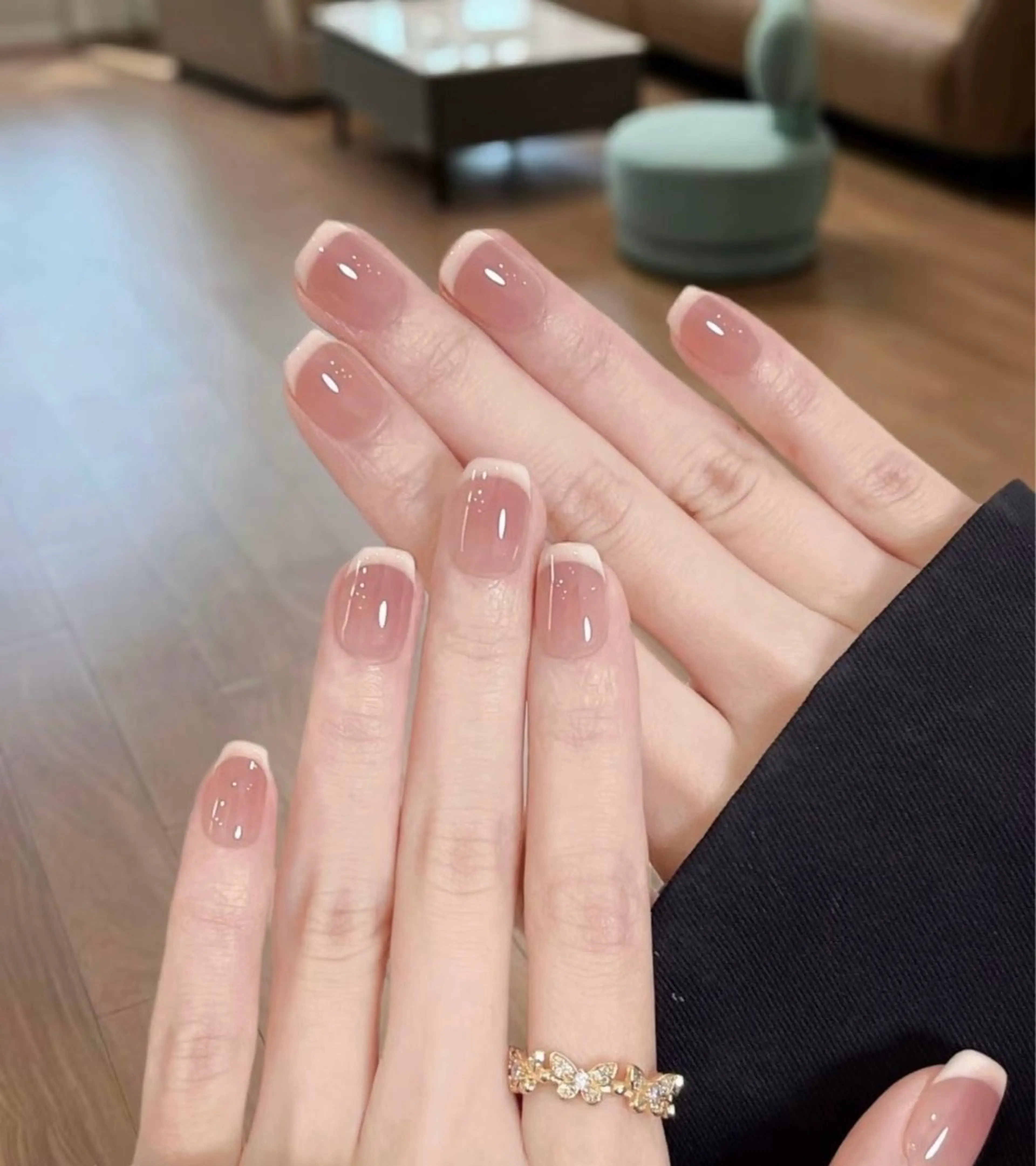 ネイル フレンチネイル ガラスフレンチ ハンドネイル モウ あきこのネイルデザイン