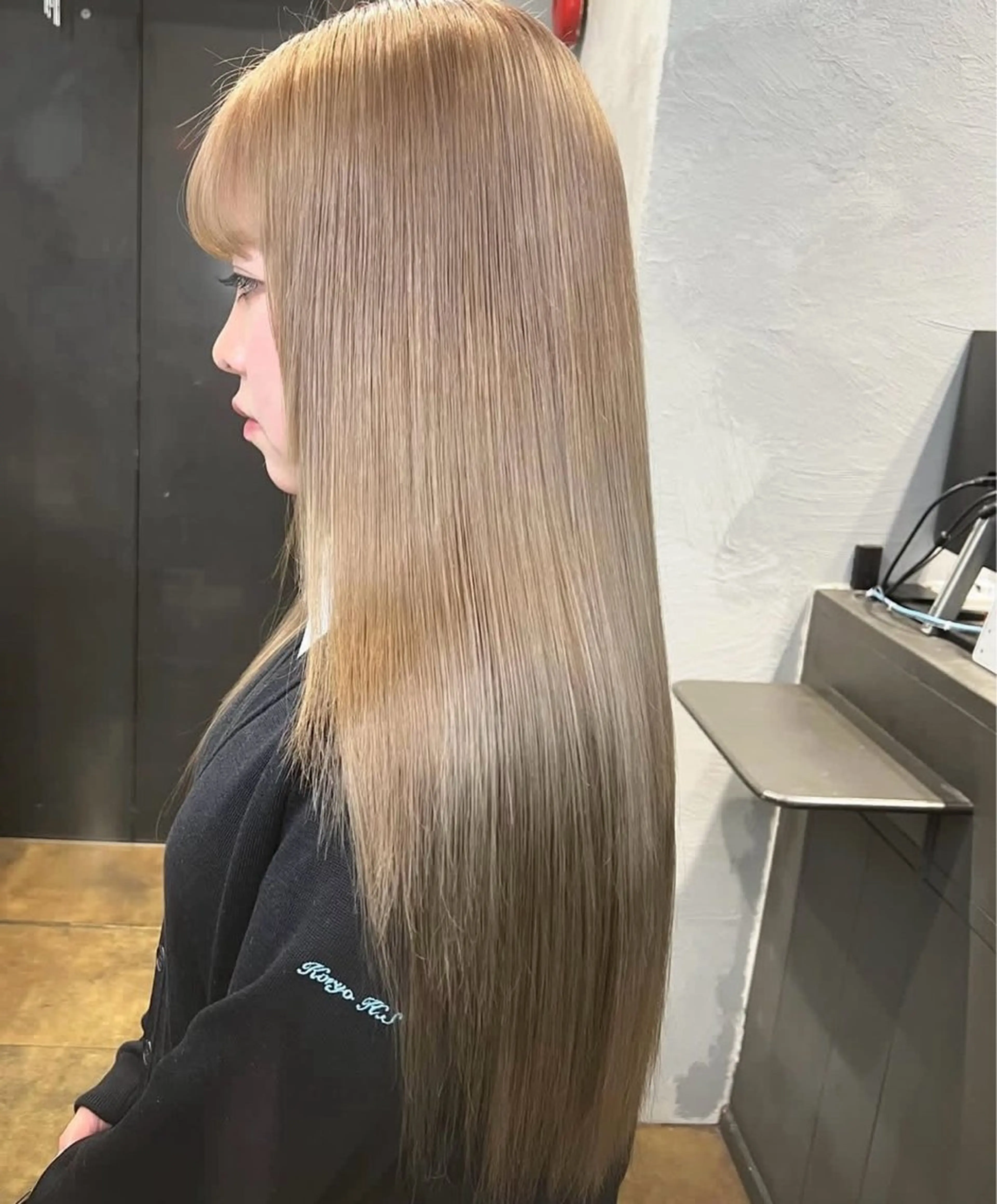 セミロング カラー ヘアカラー GiseL アンリのヘアスタイル