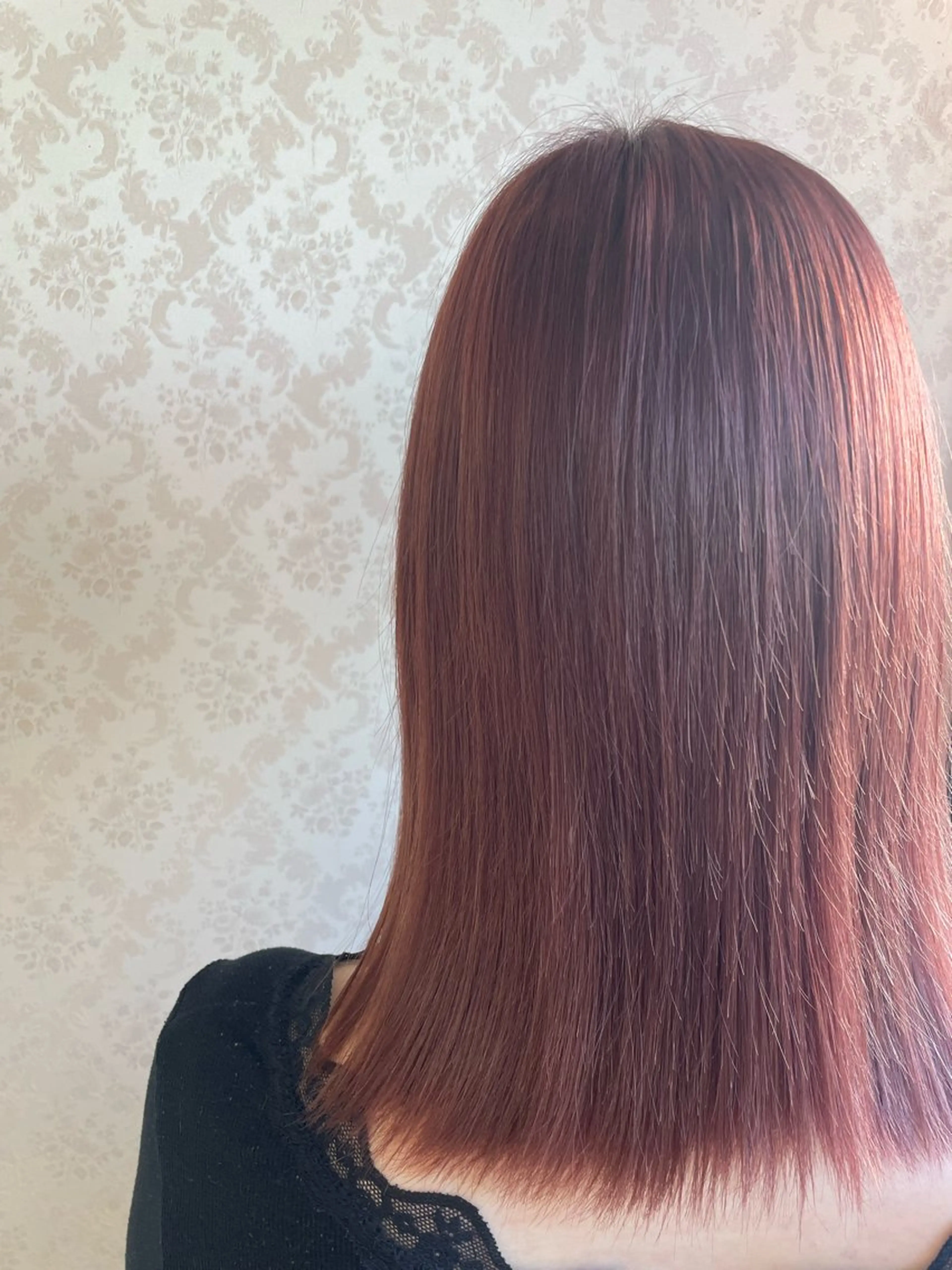 セミロング カラー ヒヨシ ルナのヘアスタイル