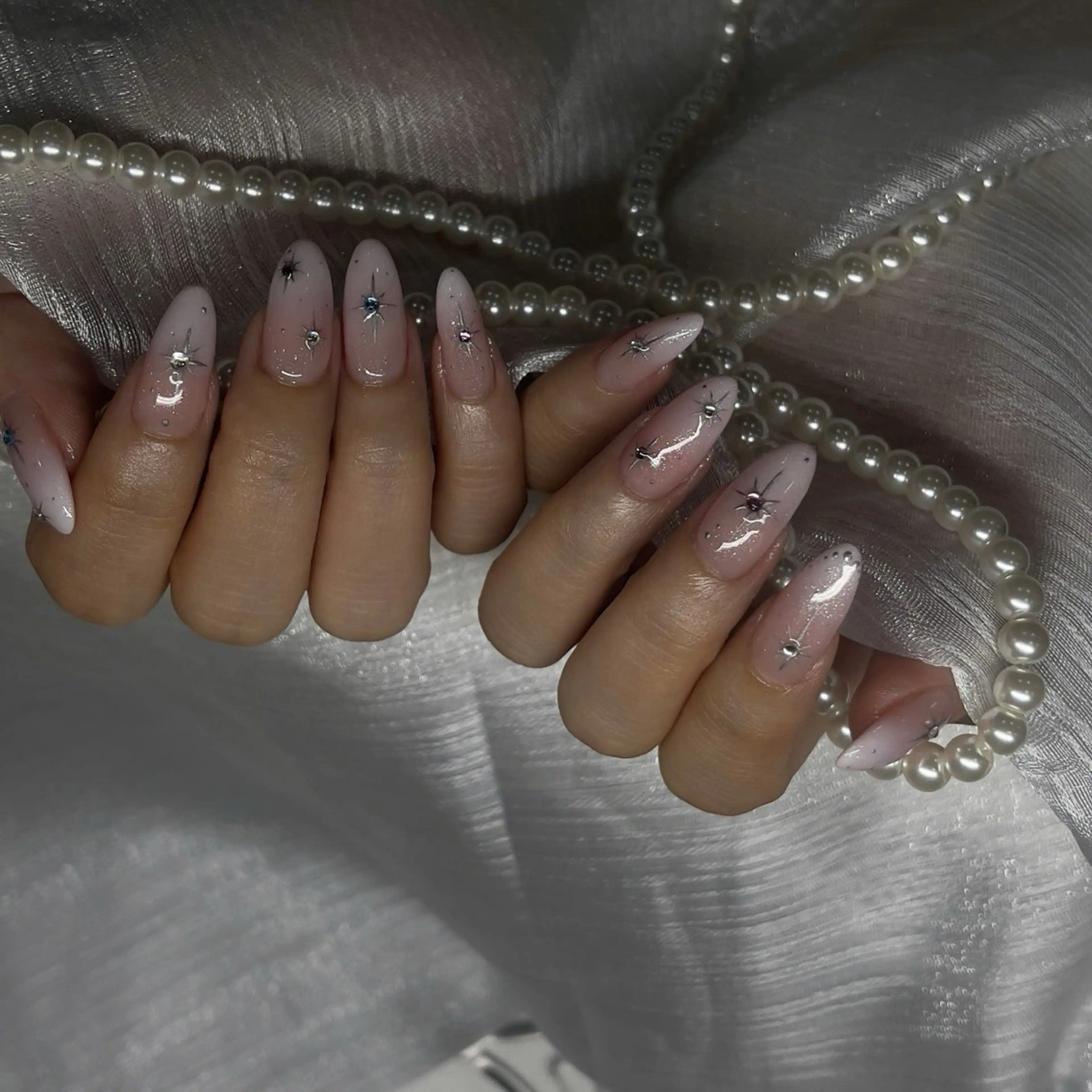 ネイル フレンチネイル ジェルネイル キラキラネイル 韓国ネイル マグネットネイル ハンドネイル gin ginのネイルデザイン