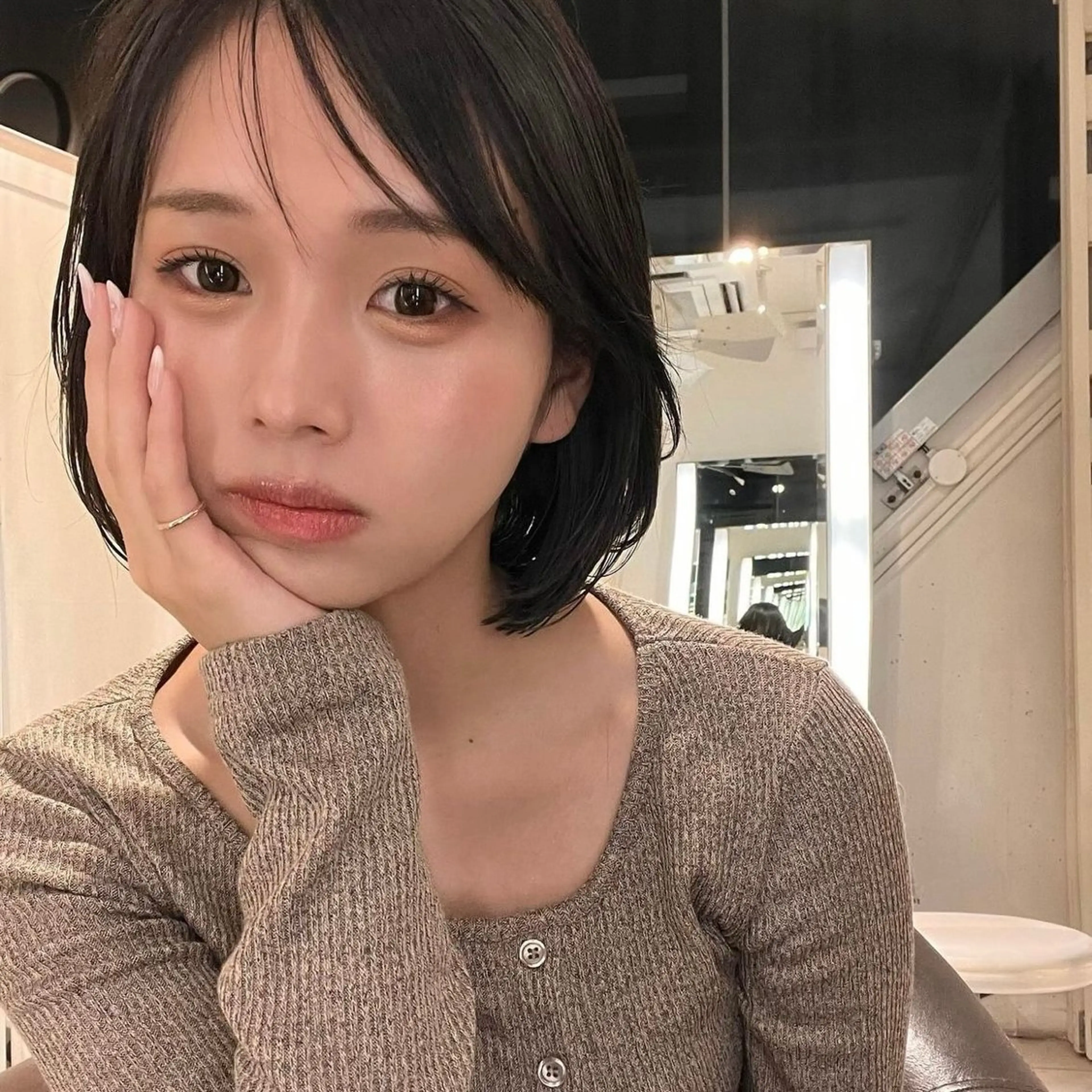 ミディアム カラー カット ヘアカラー コテ巻き風パーマ✨ 韓国ヘア🤎近下菜央のヘアスタイル