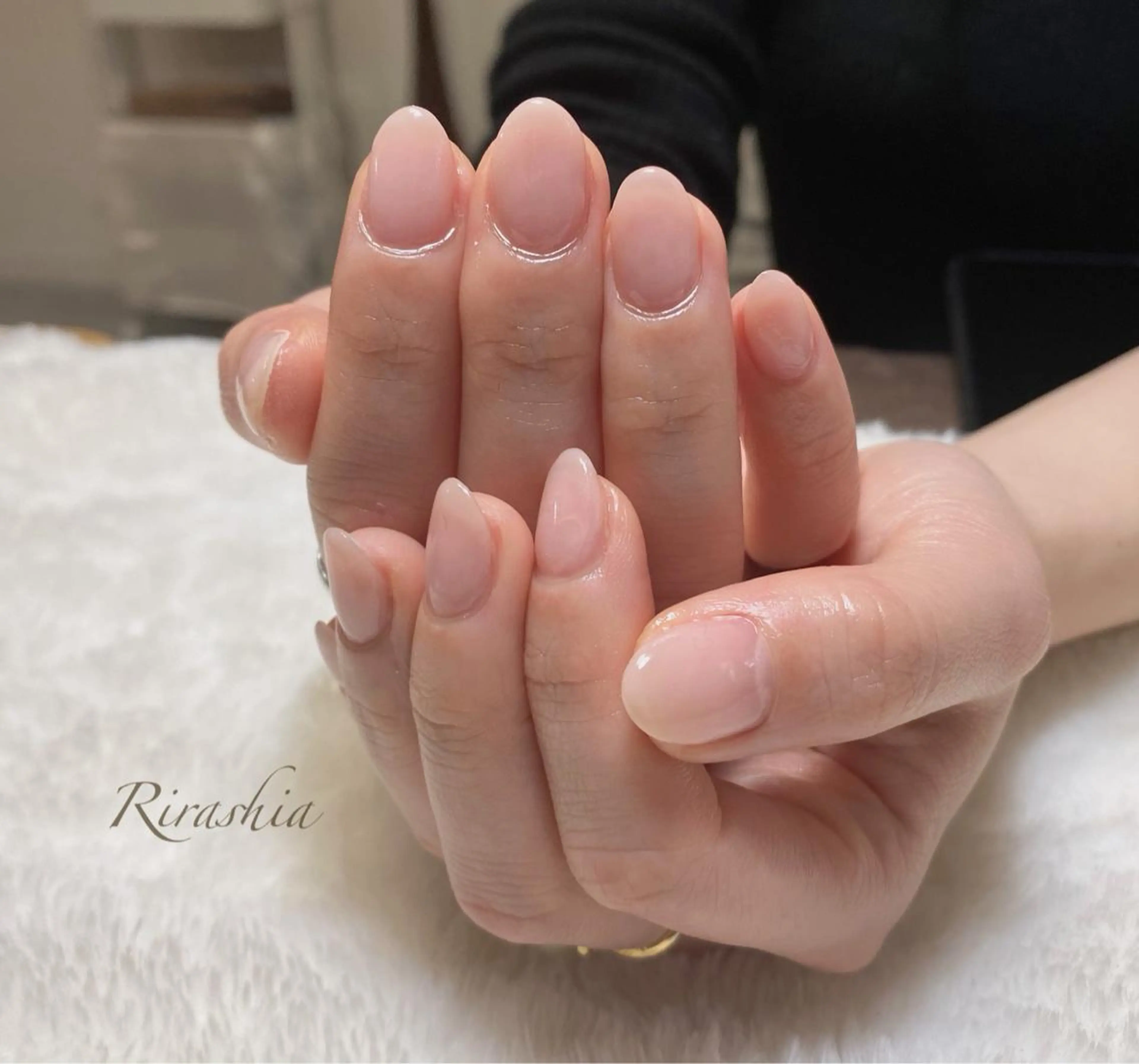 ネイル ジェルネイル グラデーション オフィスネイル ハンドネイル ハンドケア うる艶/透明感 Rirashaのネイルデザイン