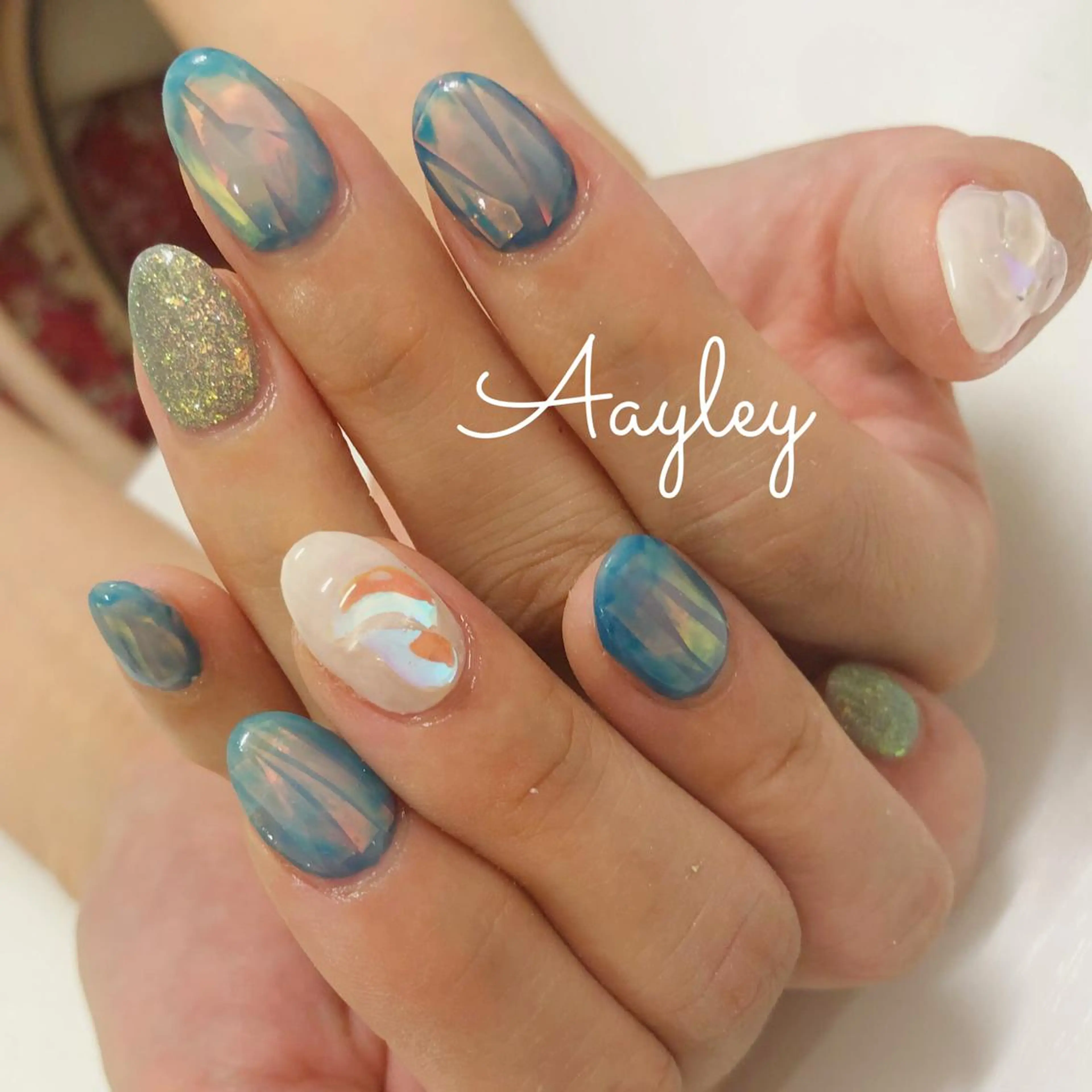 ミディアム カラー ネイル Aayley(アイリー)Salon所属・Aayley アイリ―サロンのネイルデザイン