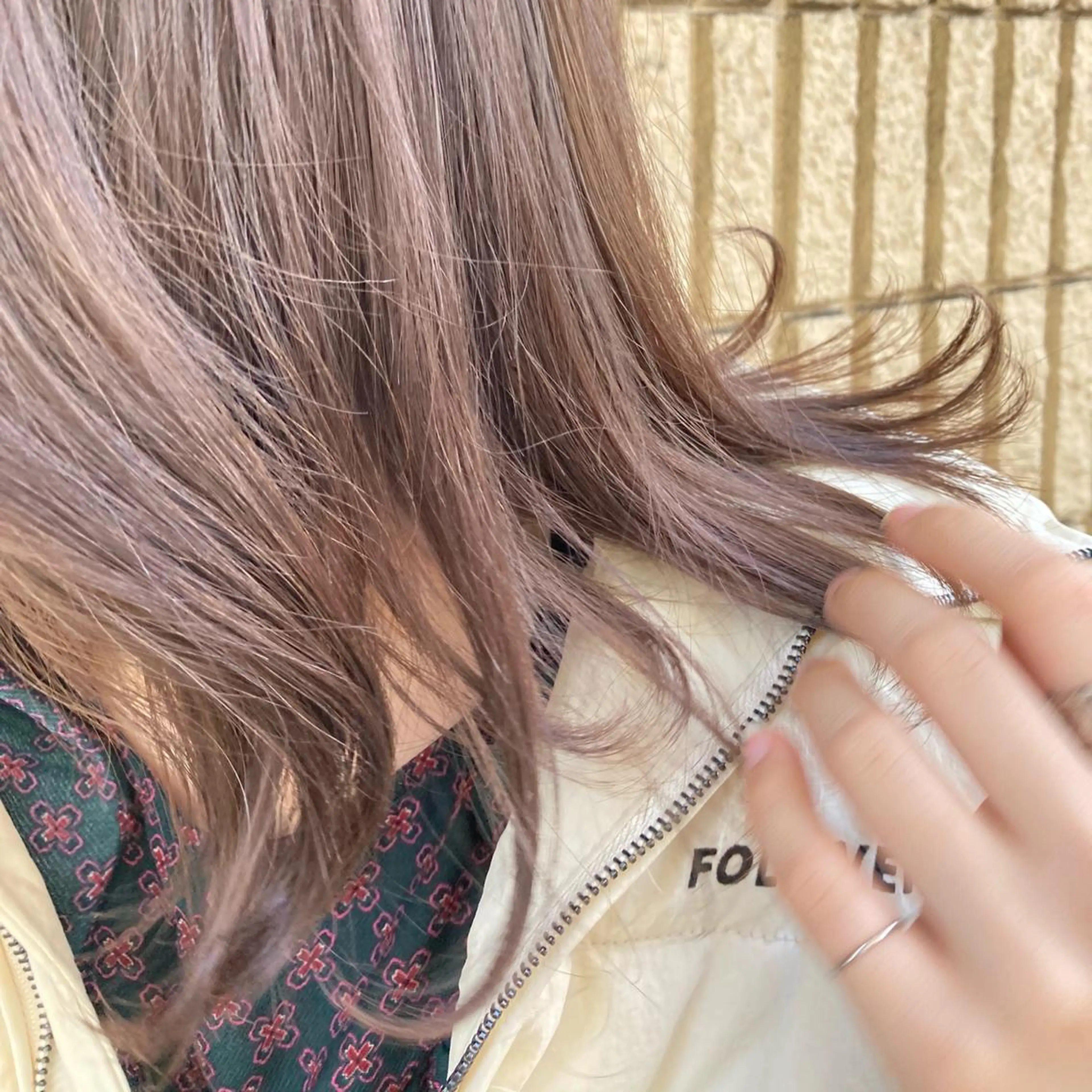 ミディアム カラー akane .のヘアスタイル