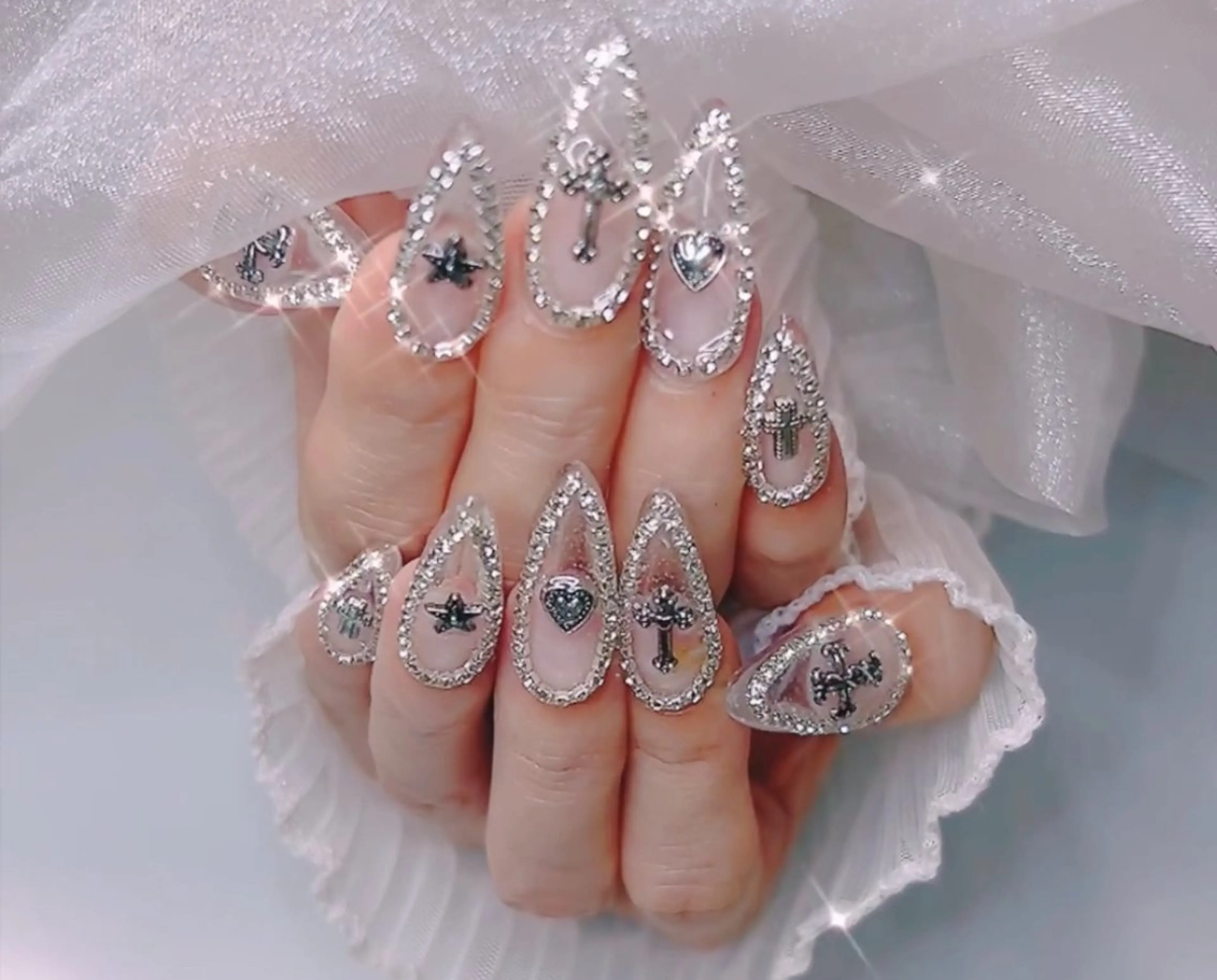 ネイル クリアネイル スカルプネイル エムネイル サロンのネイルデザイン