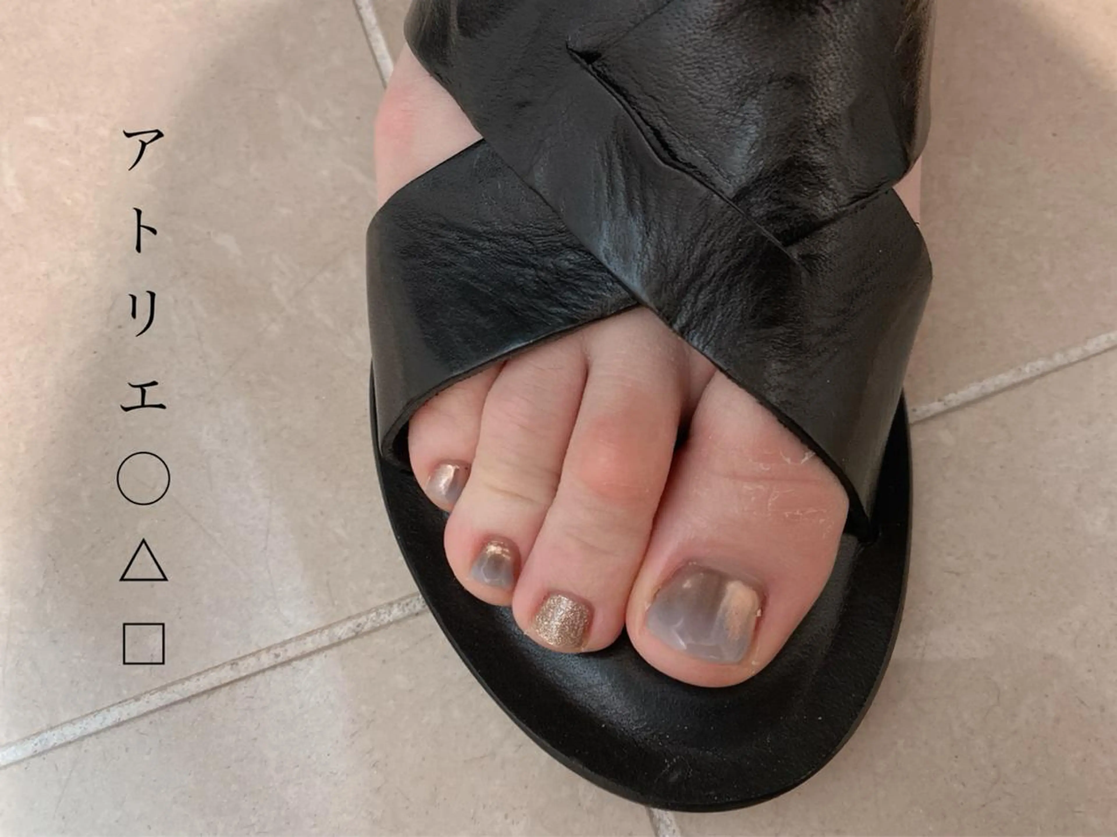 ネイル フットネイル ミラーネイル フットネイル アトリエ ○△□のネイルデザイン