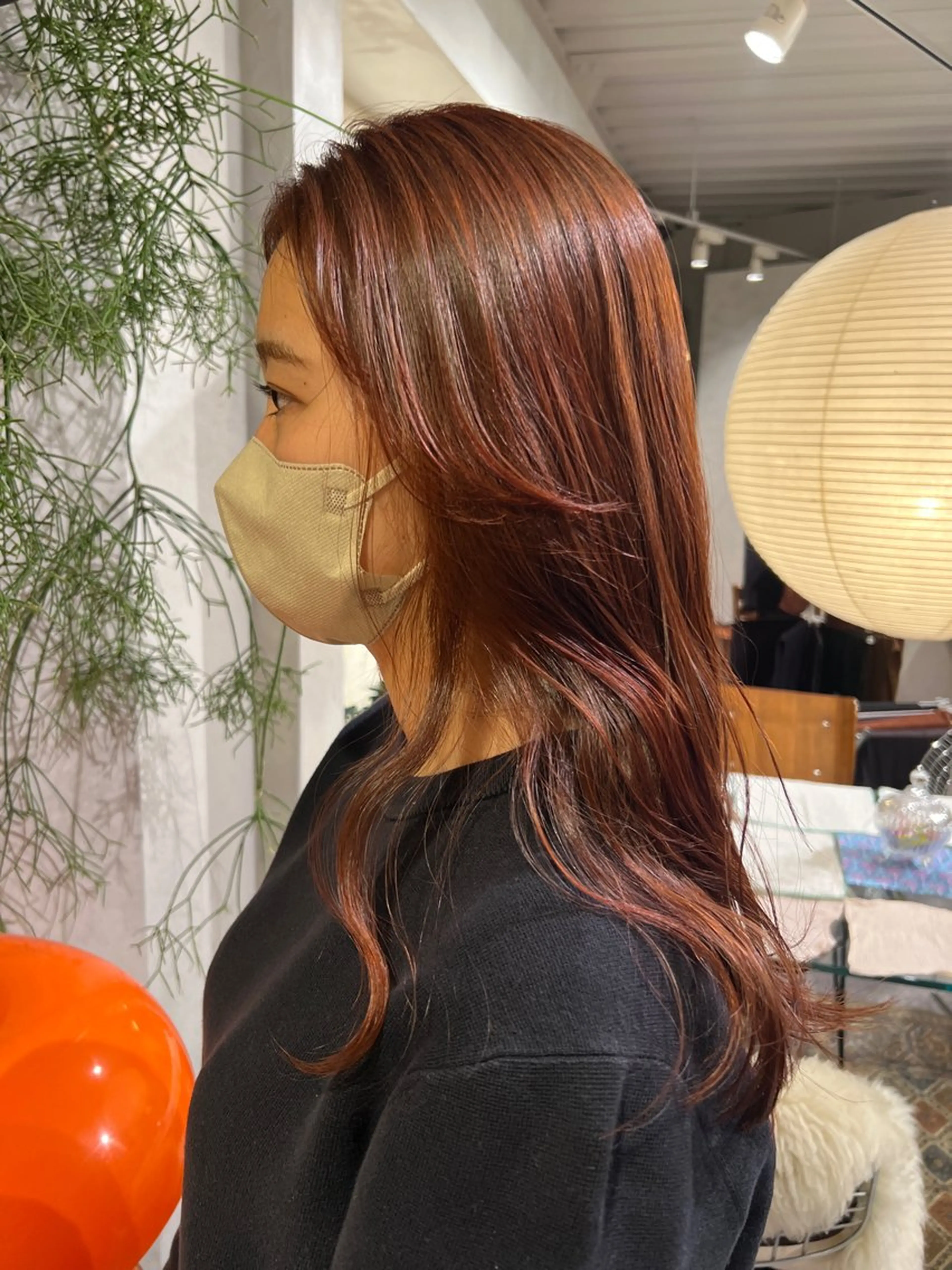 ロング カラー ブリーチ ブラウンカラー ブリーチなしカラー オレンジ オレンジブラウン 和泉市フルール 古賀　薫のヘアスタイル