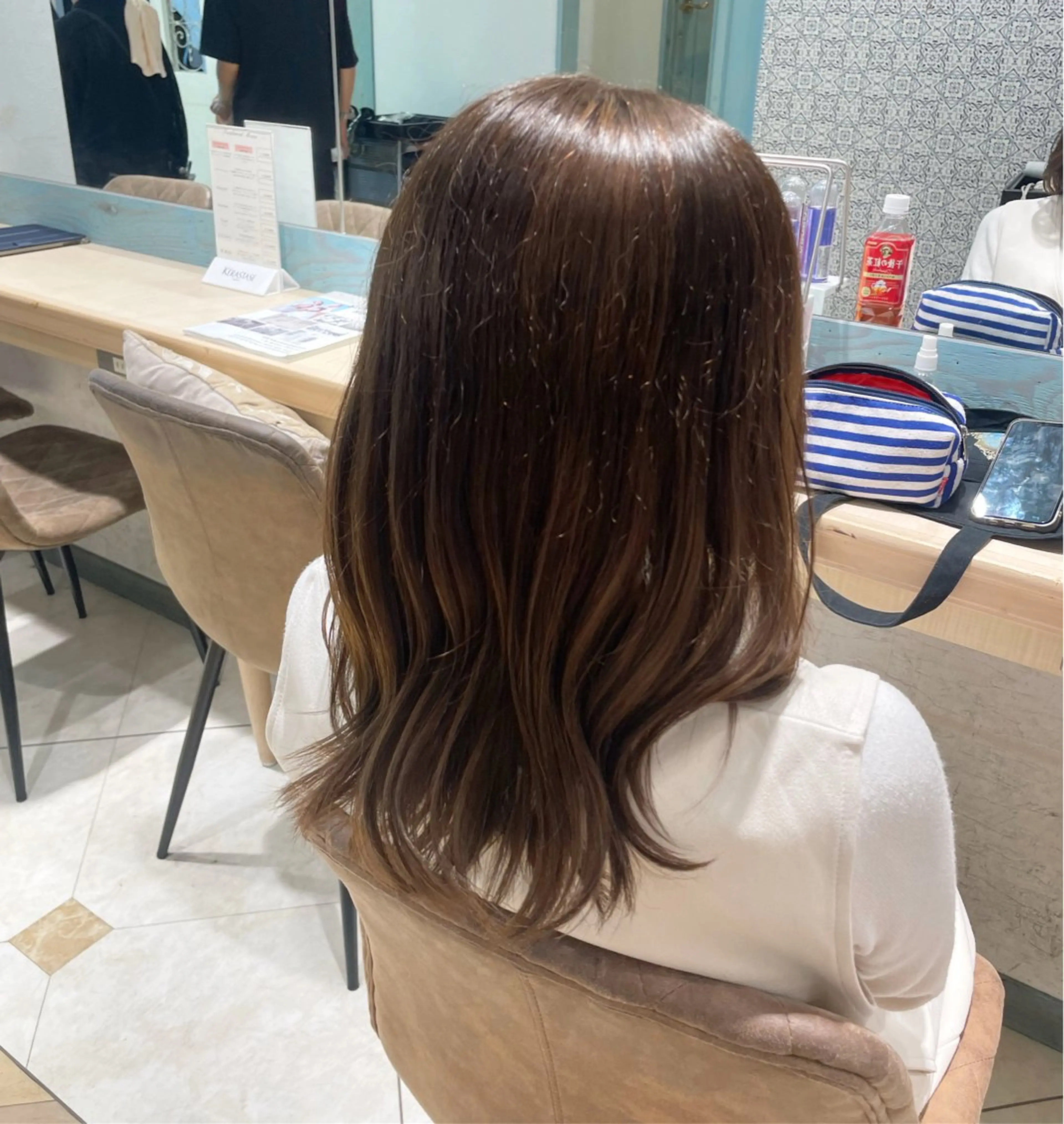 ミディアム ヘアカラー トリートメント 顔周り\エクステ\ 透明感カラー\まりんのヘアスタイル