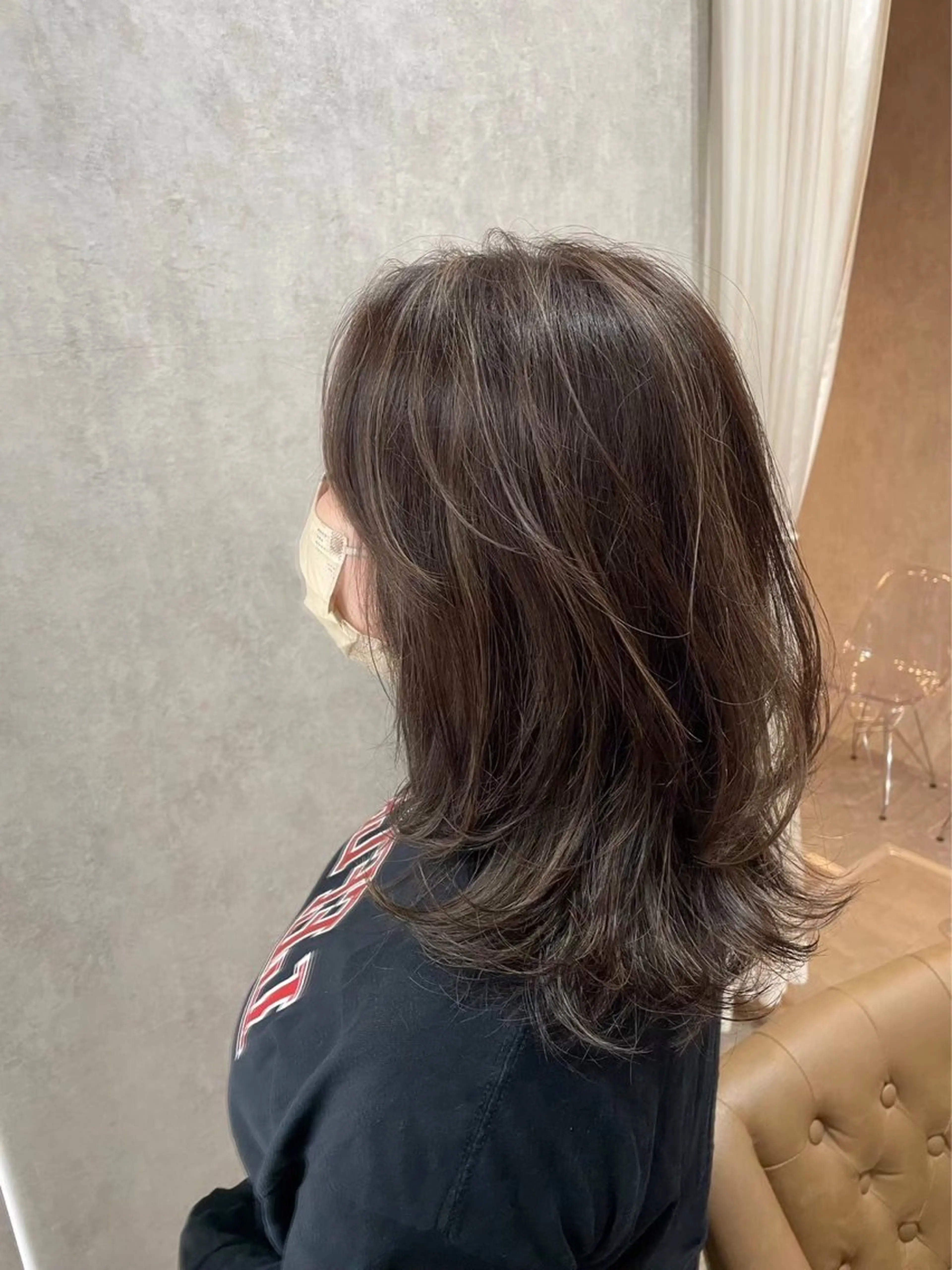 セミロング カラー ブリーチ 透明感カラー グレージュ ハイライトカラー ハイライト ヘアカラー Atmos sunny terrace所属・Kyota 野田美容師のヘアスタイル