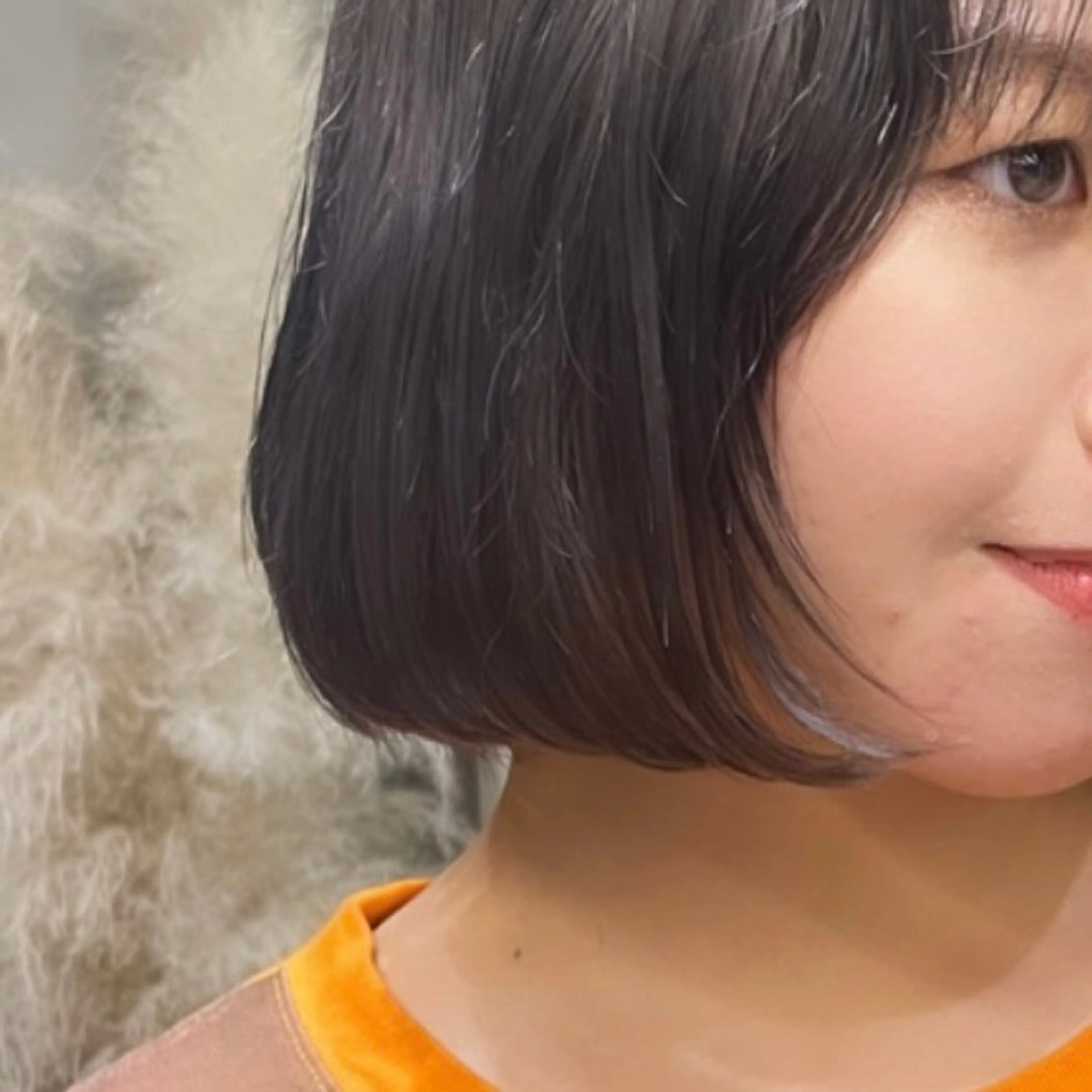 ショート アッシュ アッシュグレー Rui/透明感カラー 暖色/レイヤーカットのヘアスタイル