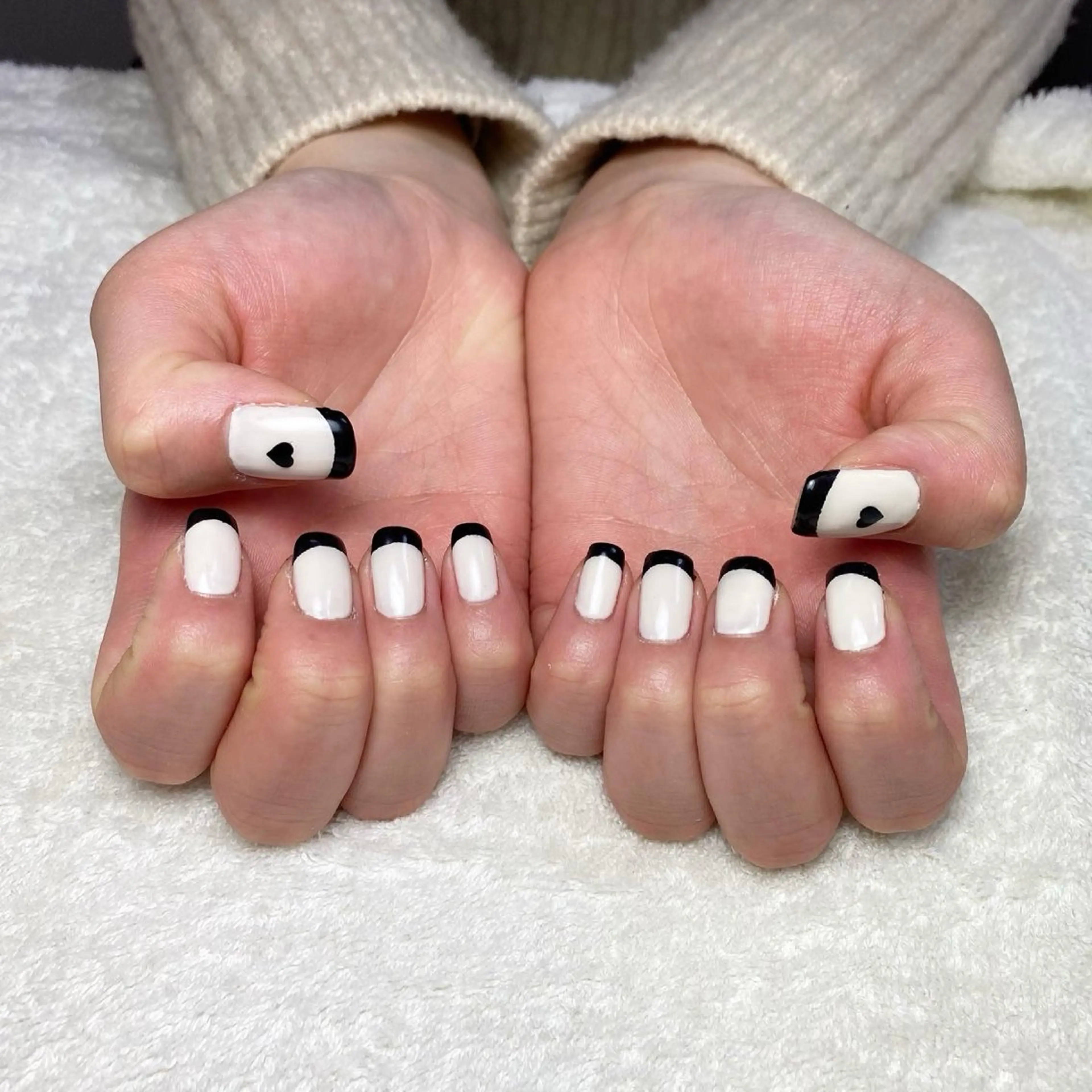 ネイル フレンチネイル ハート COCO+所属・COCO +のエステ・リラクイメージ