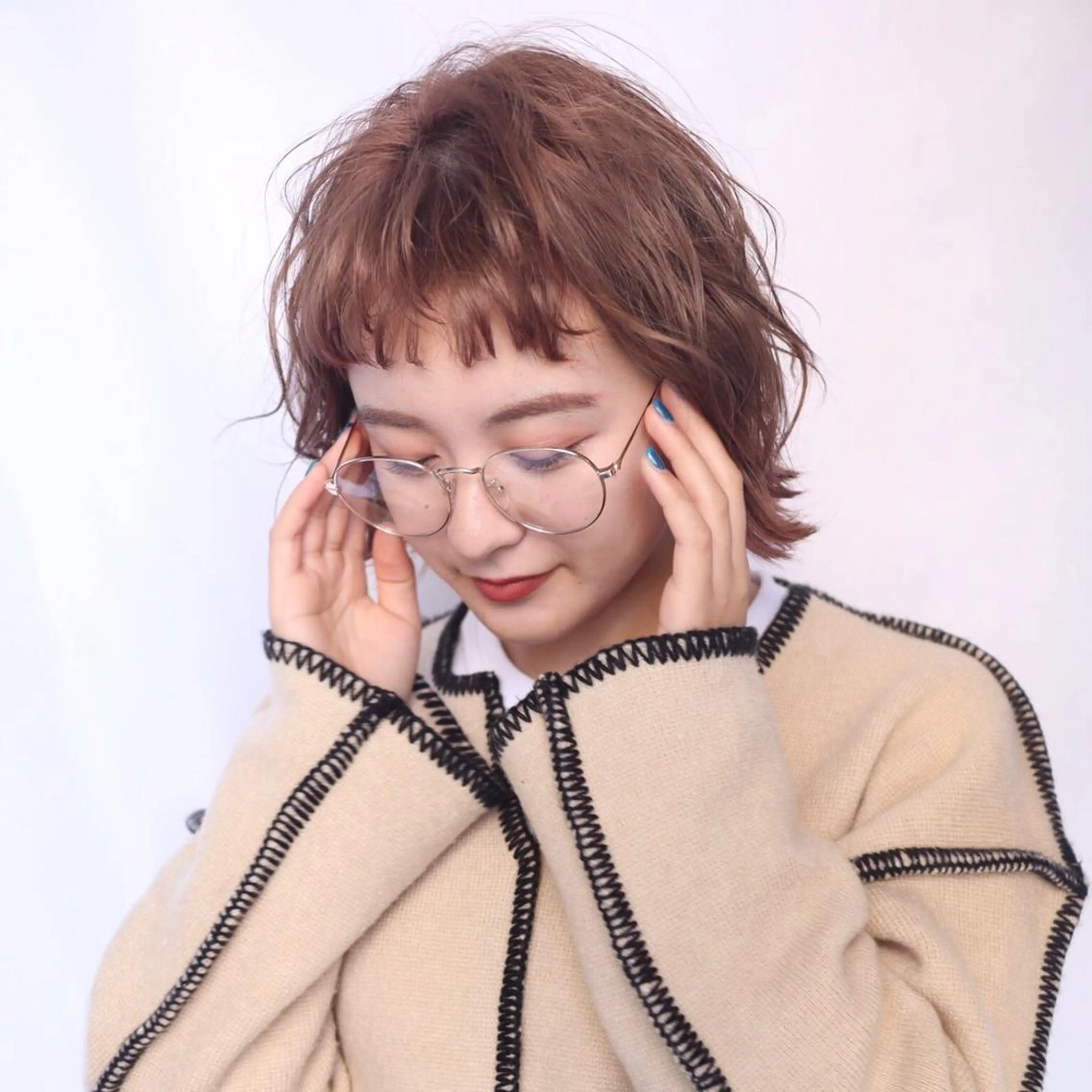 ミディアム 髙井 麻帆のヘアスタイル