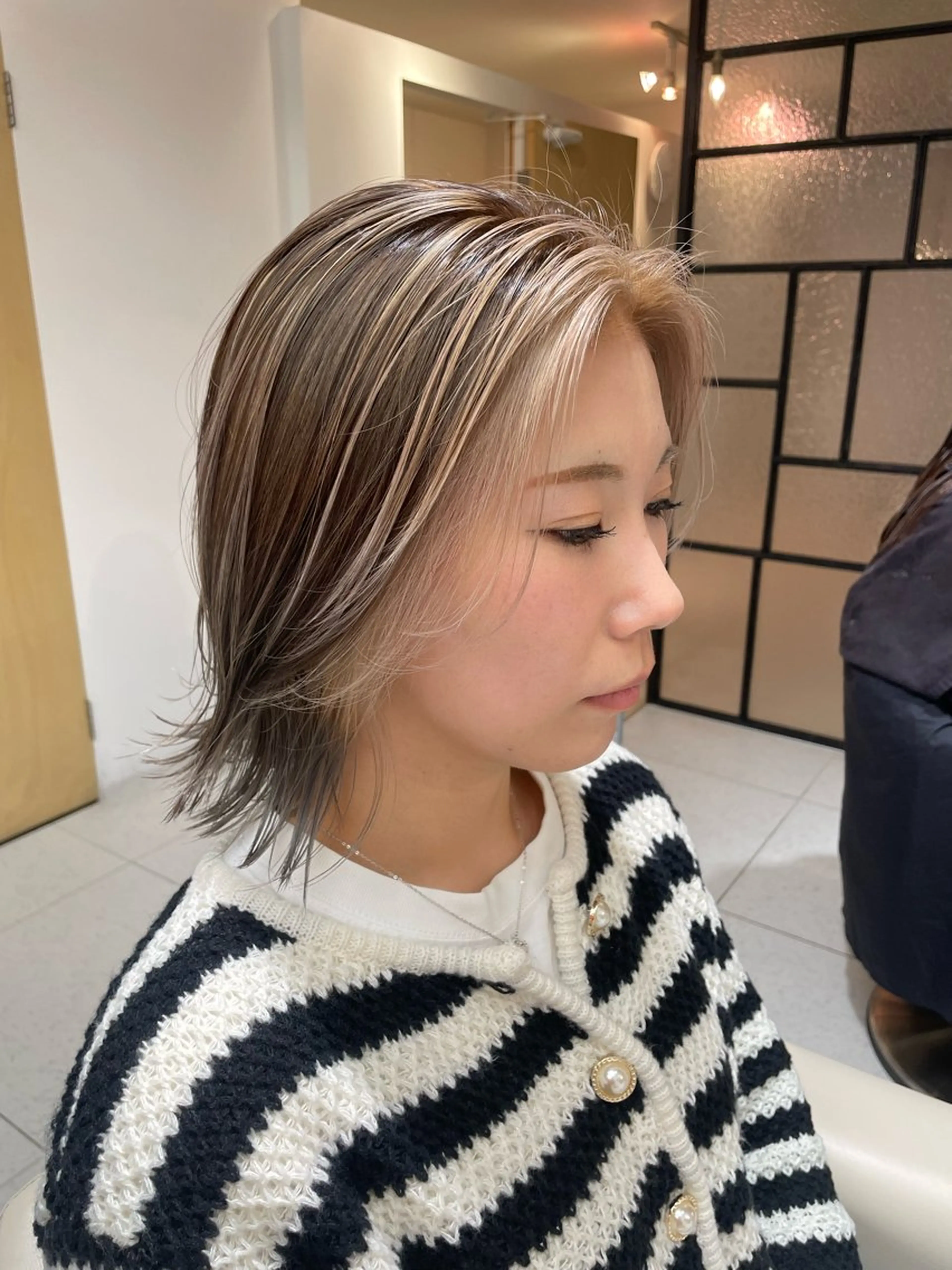 ミディアム カラー ミストバング ベージュカラー ブリーチ  フェイスフレーミング ハイライトカラー 福田 千尋のヘアスタイル