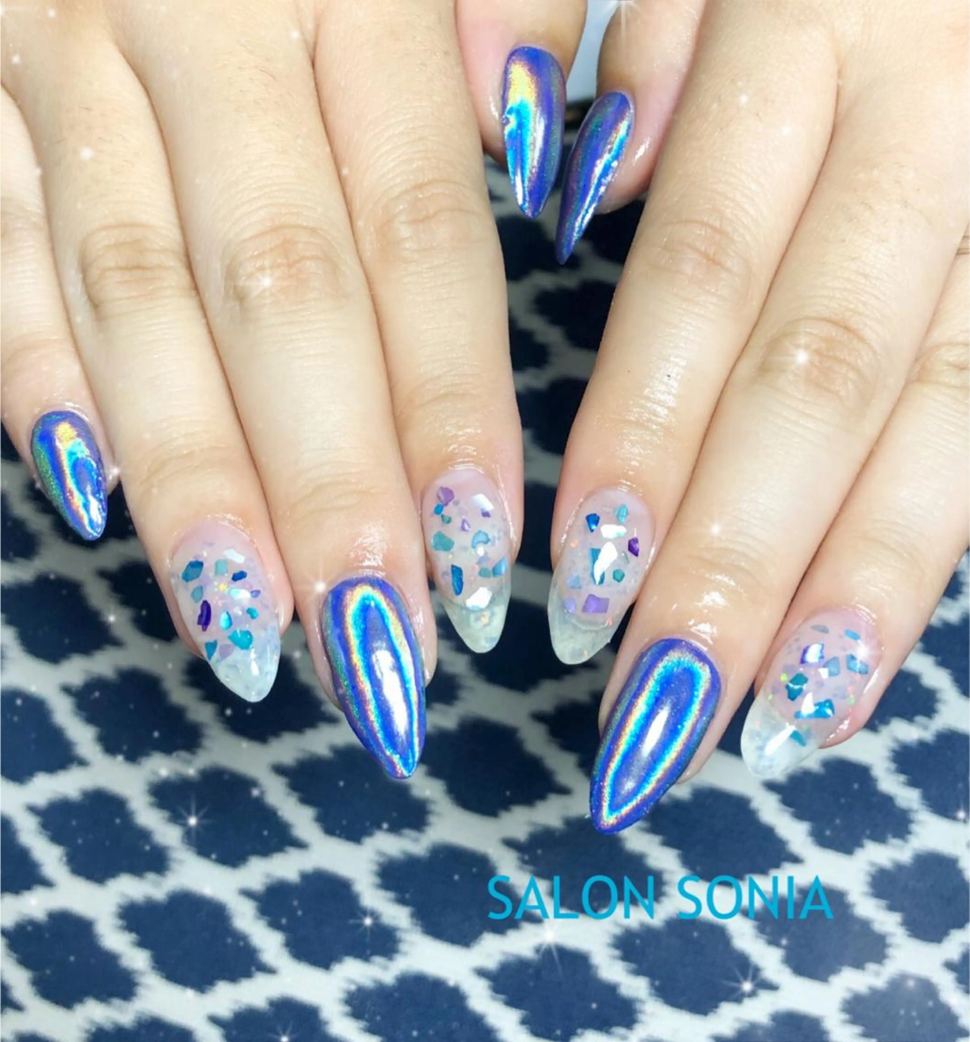 ネイル 小顔・毛穴・たるみ ネイル　似内真樹のエステ・リラクイメージ