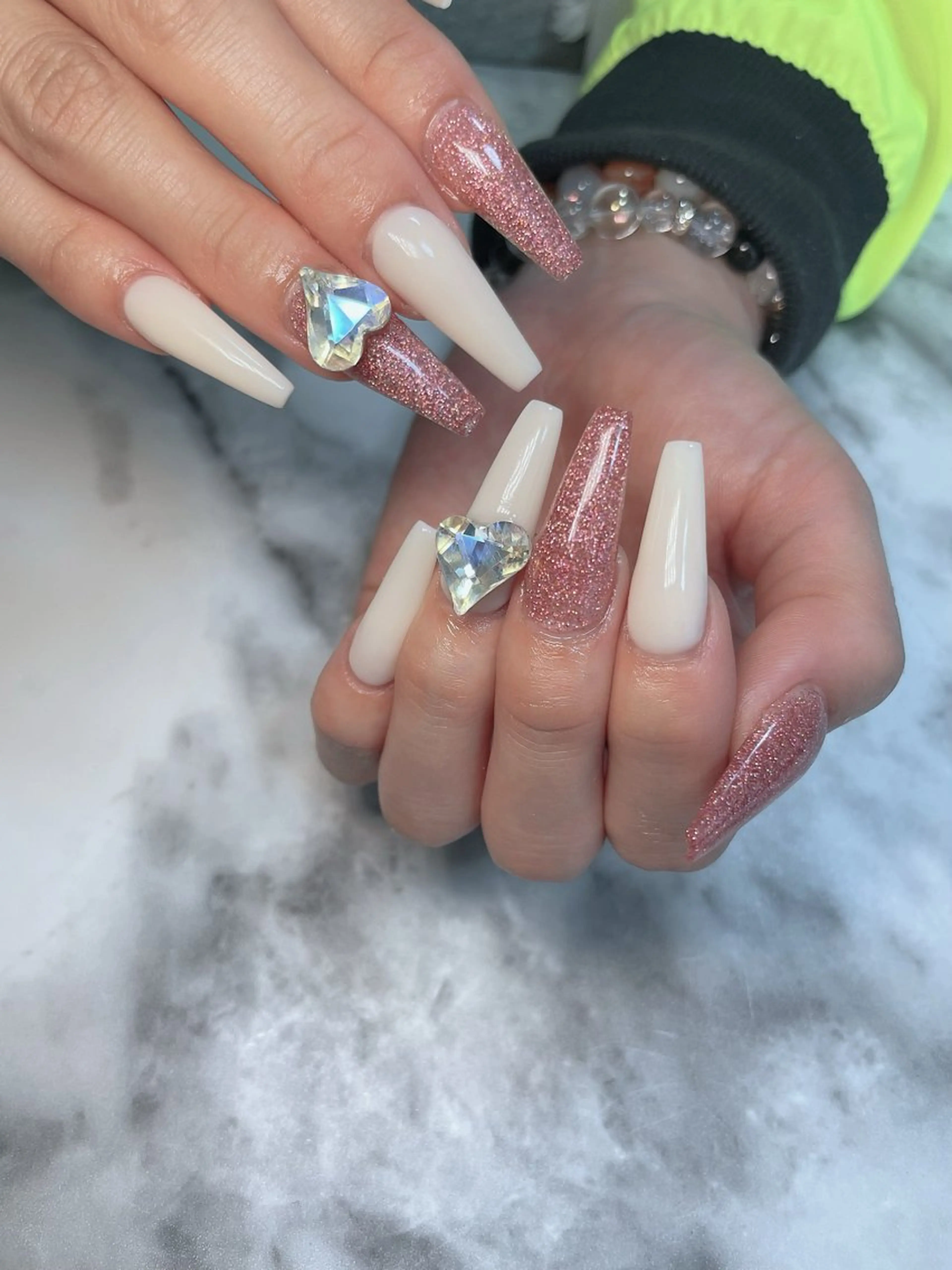 ネイル ハート ハンドネイル salon de belnetta所属・kayo 💅のネイルデザイン