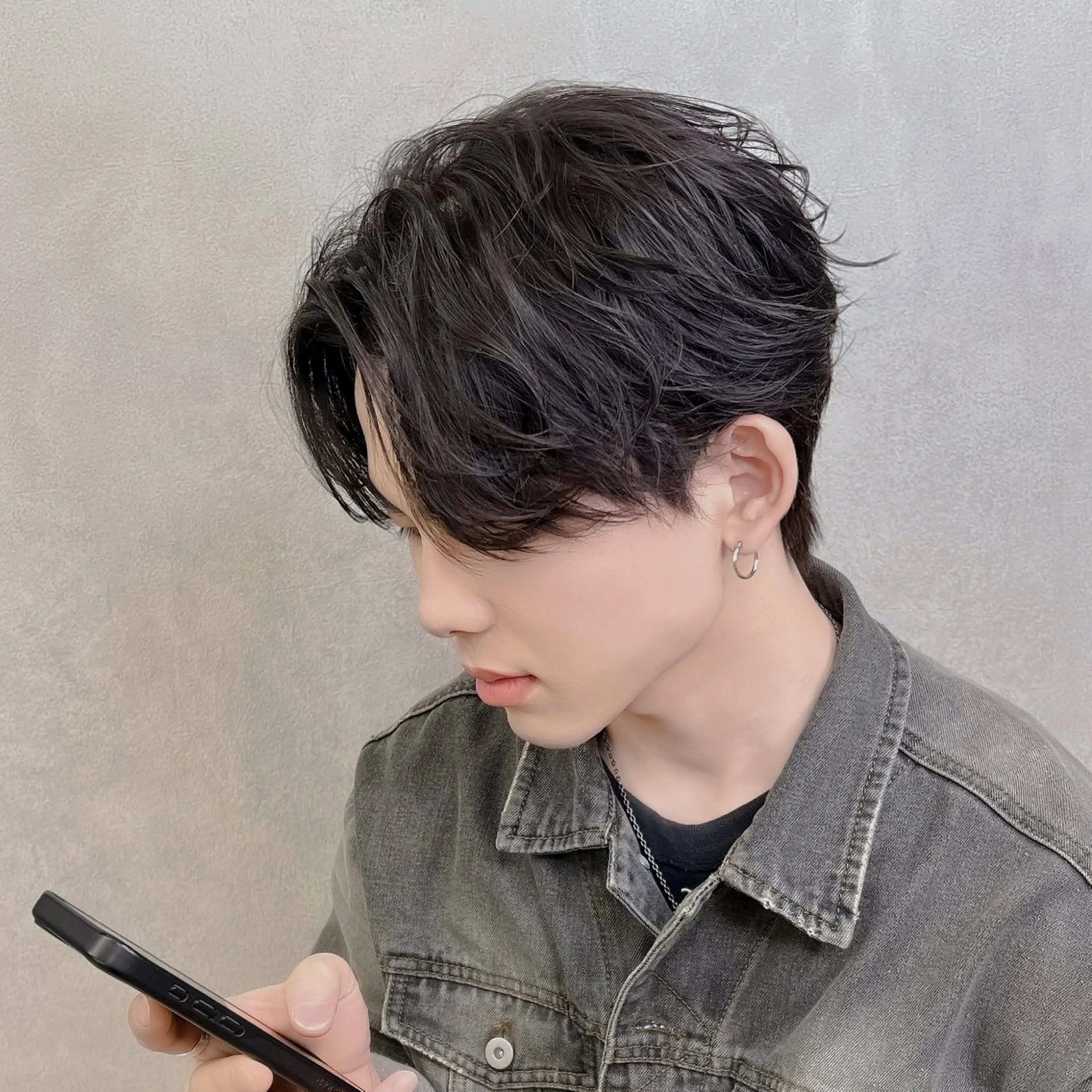 ミディアム メンズ ミディアムパーマ メンズパーマ フェザー/ゆるふわ パーマ/鐘ヶ江 航青のヘアスタイル