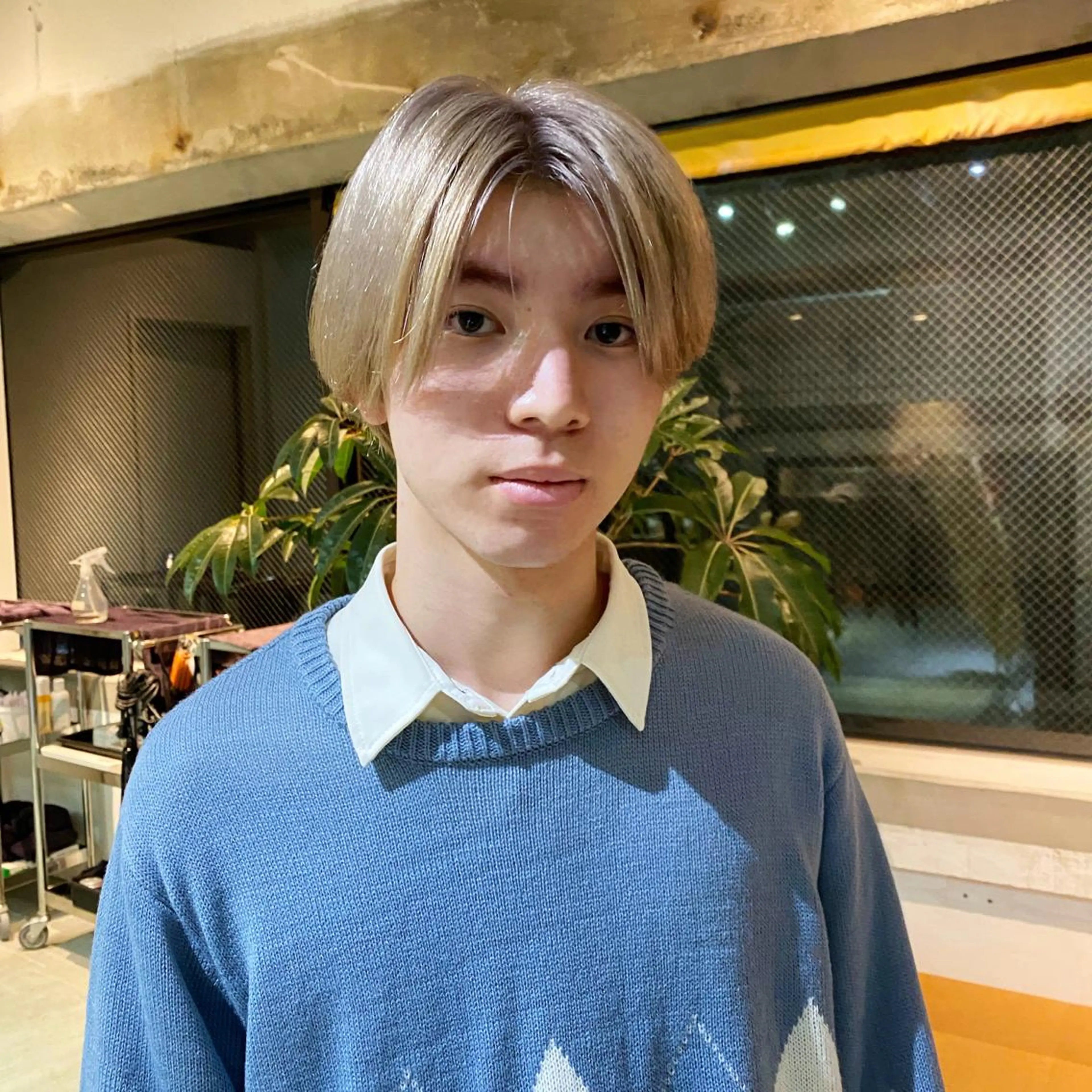 ショート カラー パーマ メンズ メンズバレイヤージュ メンズブリーチ センターパート フェードカット メンズハイライト ヘアカラー トリートメント ハイトーン/レイヤー 🌸さくらのヘアスタイル