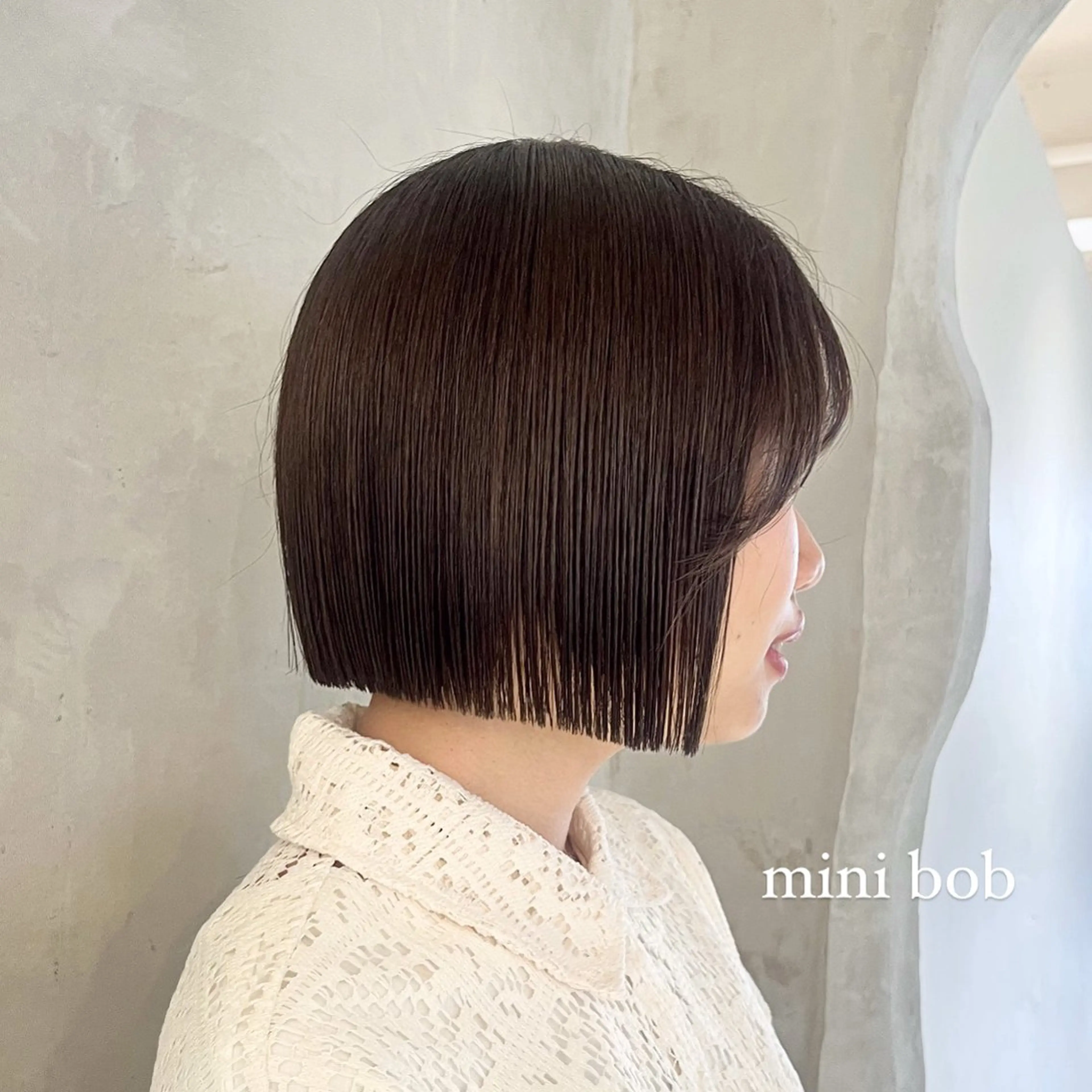 ミディアム 縮毛矯正 カット 縮毛矯正 トリートメント effect横浜所属・切りっぱなしボブ/ 艶カラー/綾莉のヘアスタイル