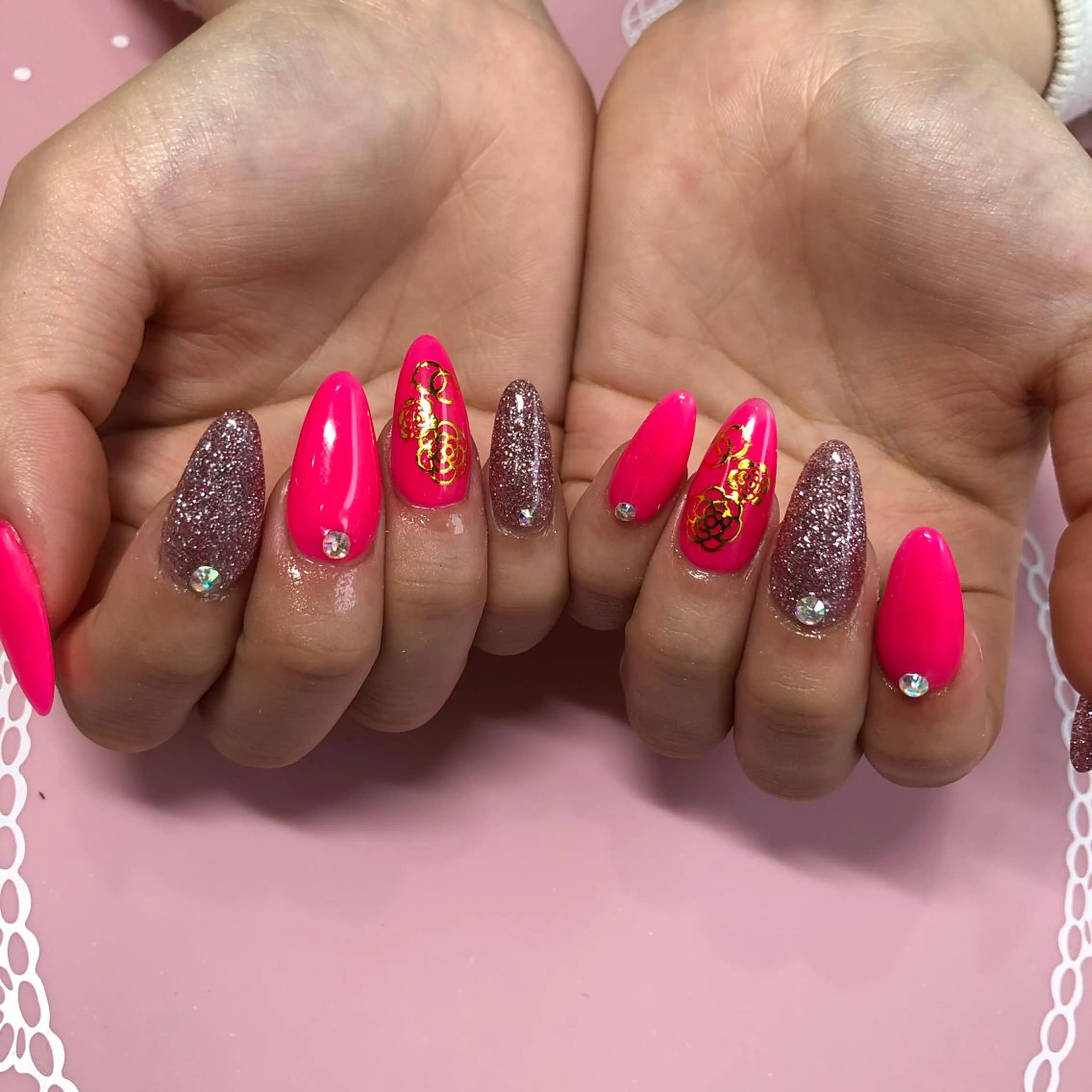 ミディアム ネイル ストーンネイル ハンドネイル 《LB》ラブリエ Nail&eyeのマツエク・マツパデザイン