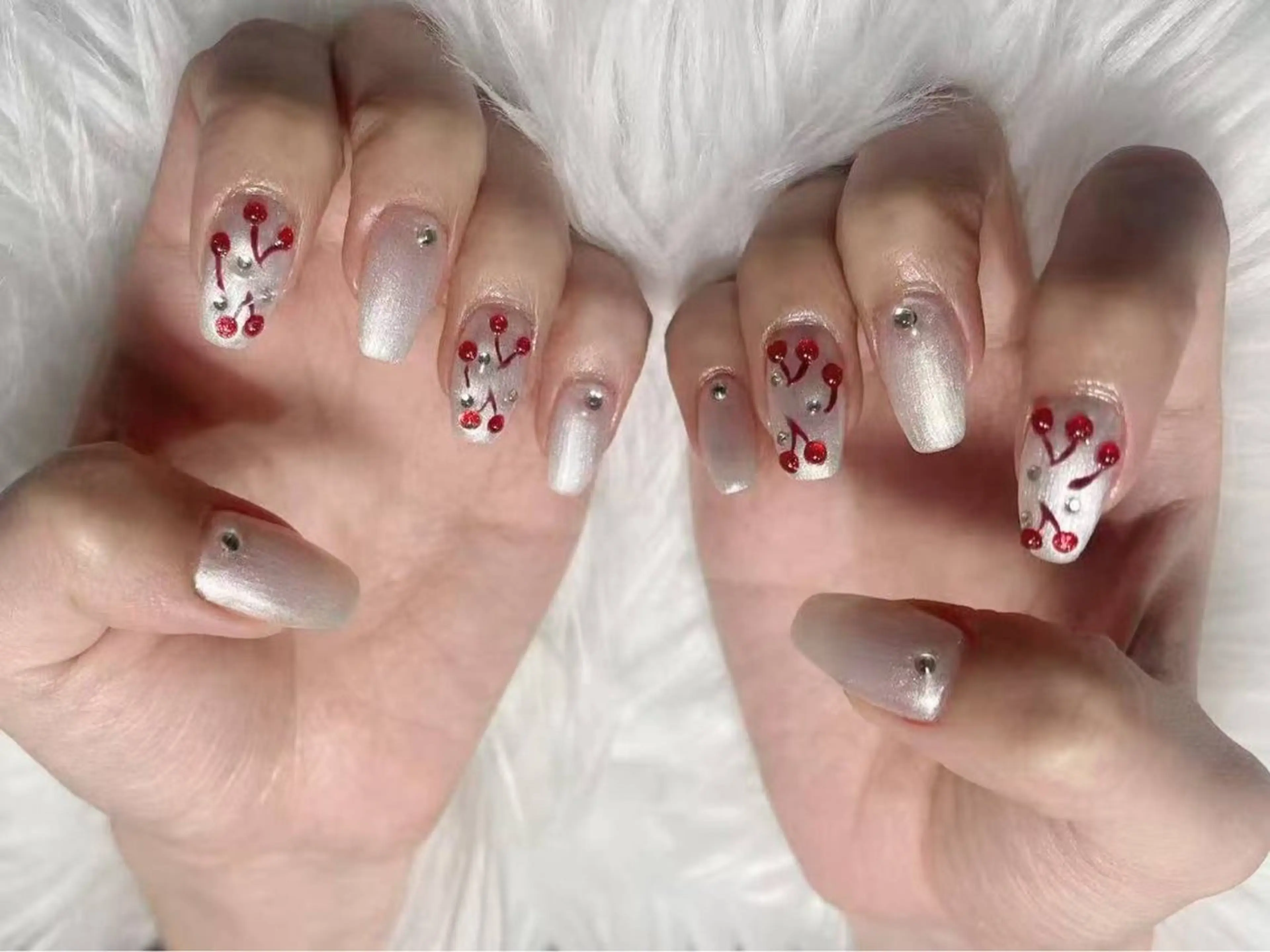 ネイル ハンドネイル 🌈 Laule'aのネイルデザイン