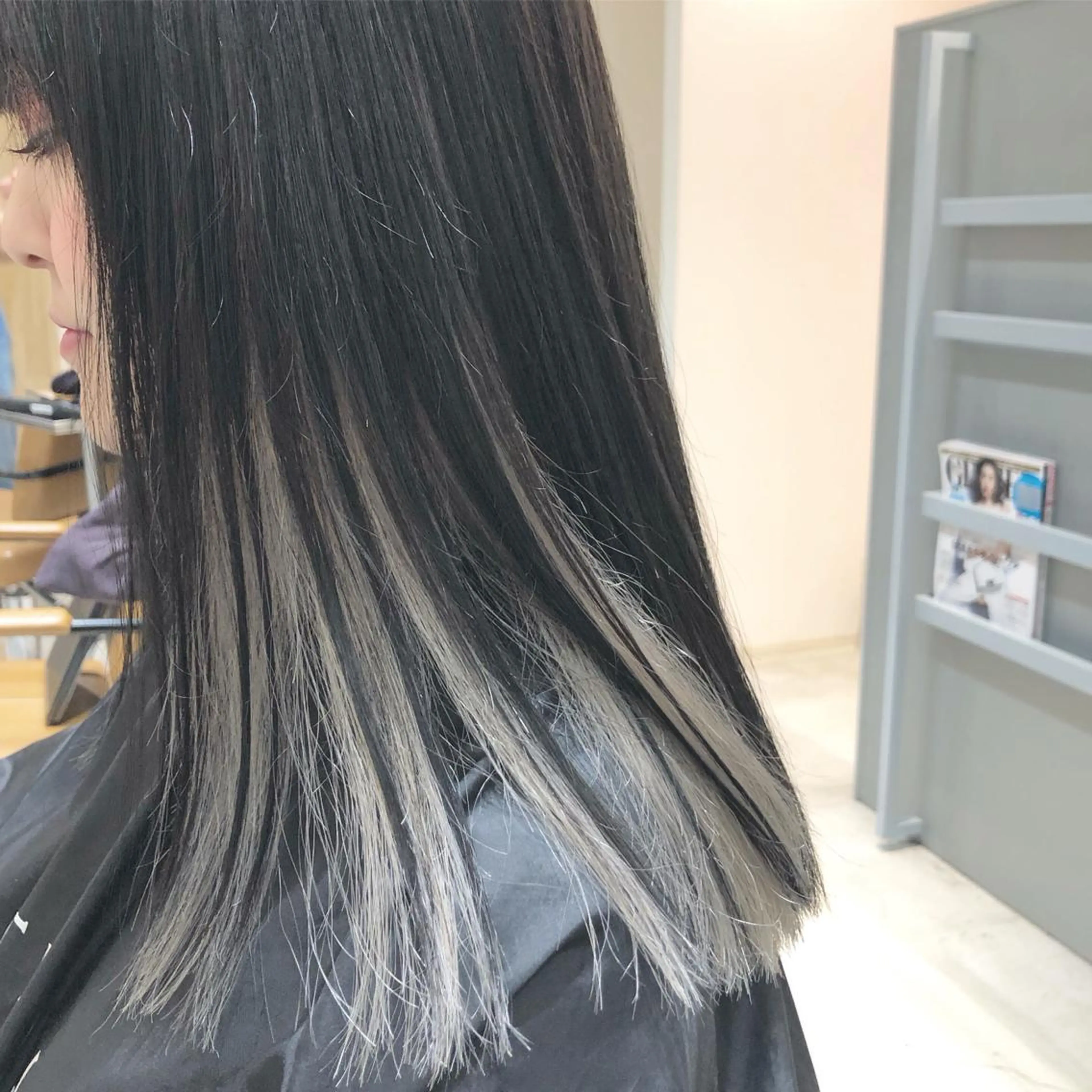 ロング カラー ORIKA 美容室のヘアスタイル