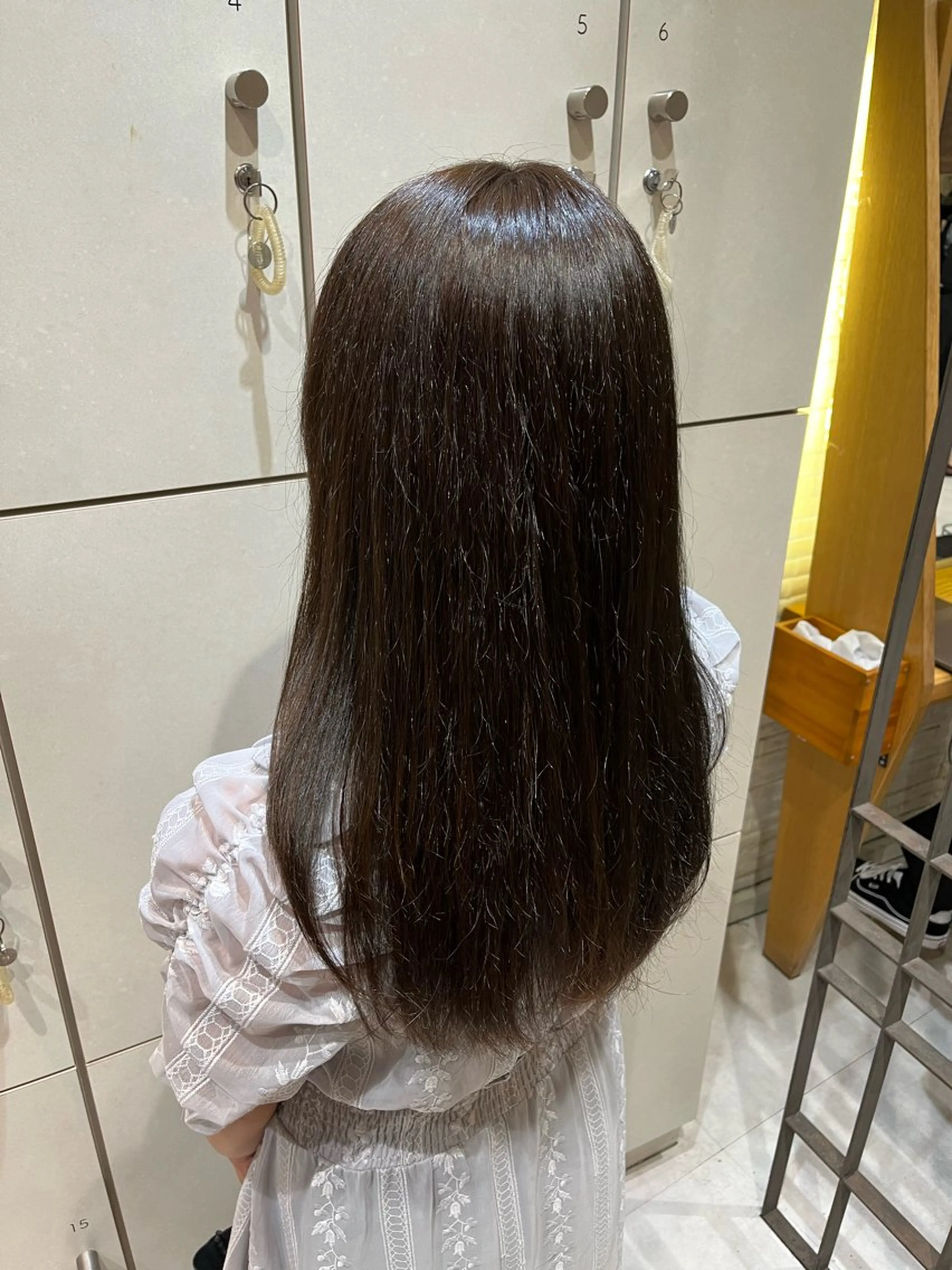 ロング カラー ベージュカラー 透明感カラー イルミナカラー オリーブベージュ レイヤーカット ボブ/ショート/金田 夏葵のヘアスタイル