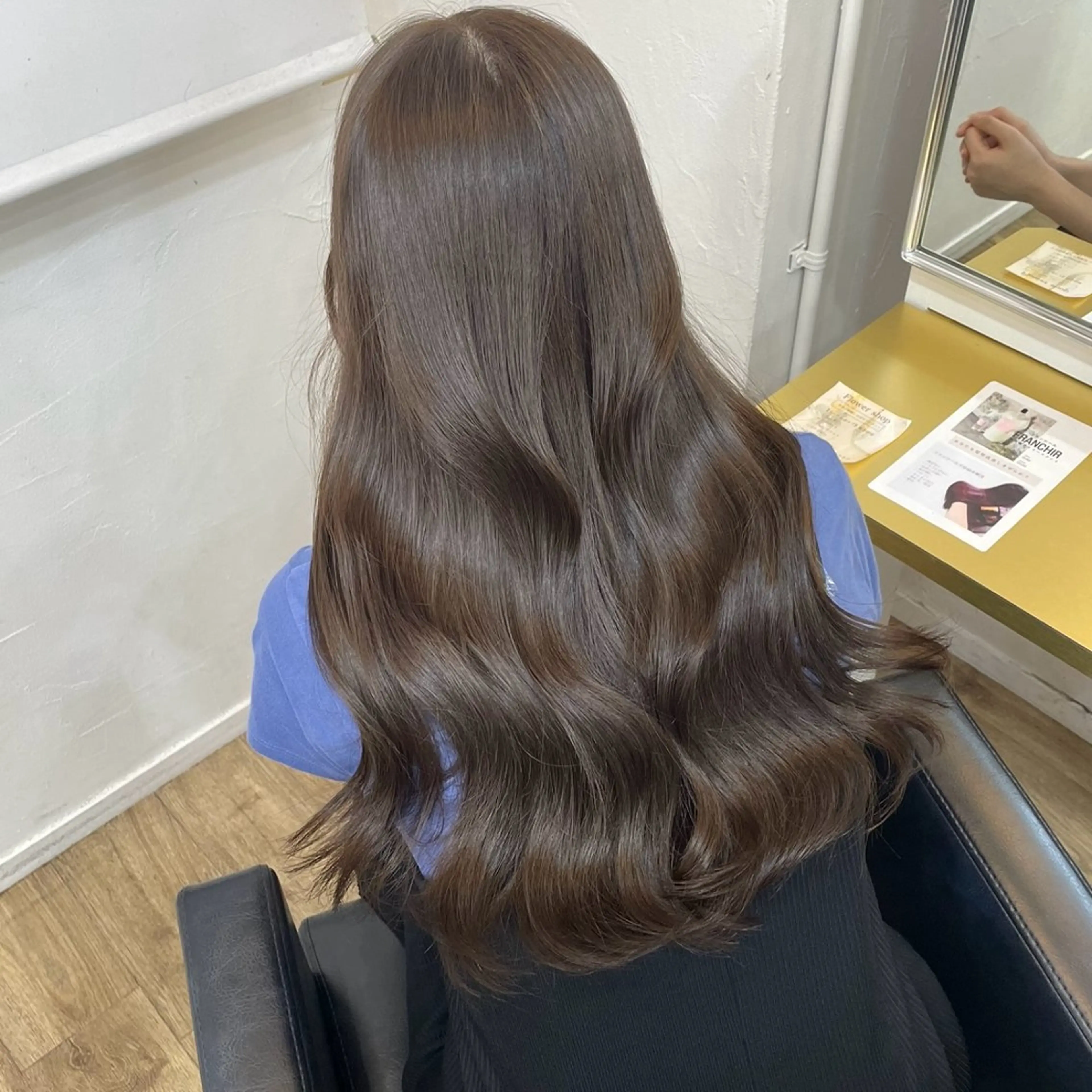 ロング カラー ベージュカラー 黒髪 ブリーチ ブルーカラー ブルーブラック ヘアカラー トリートメント オリーブカラー 特化　　kaiのヘアスタイル