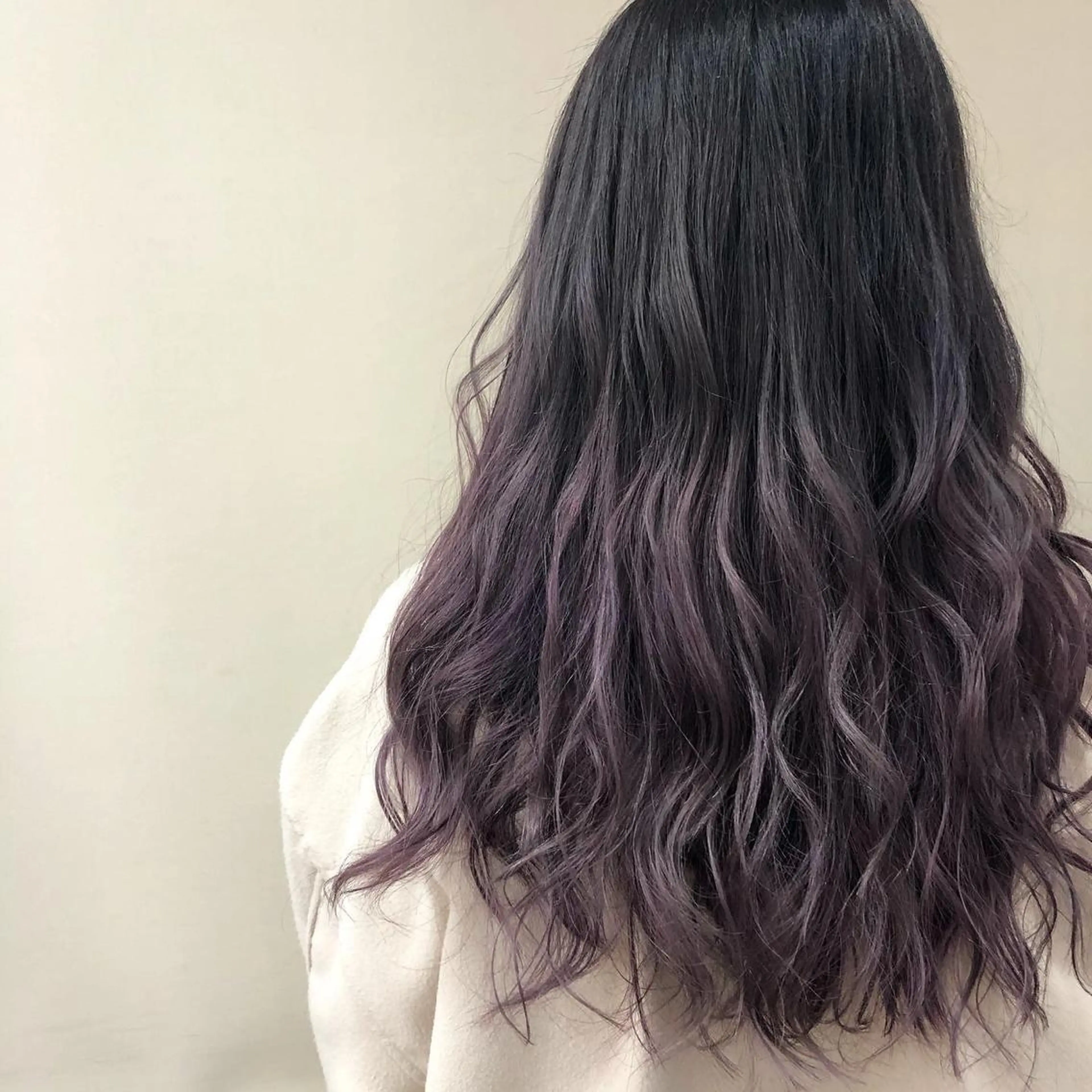 カラー ambellir 山本伽椰のヘアスタイル