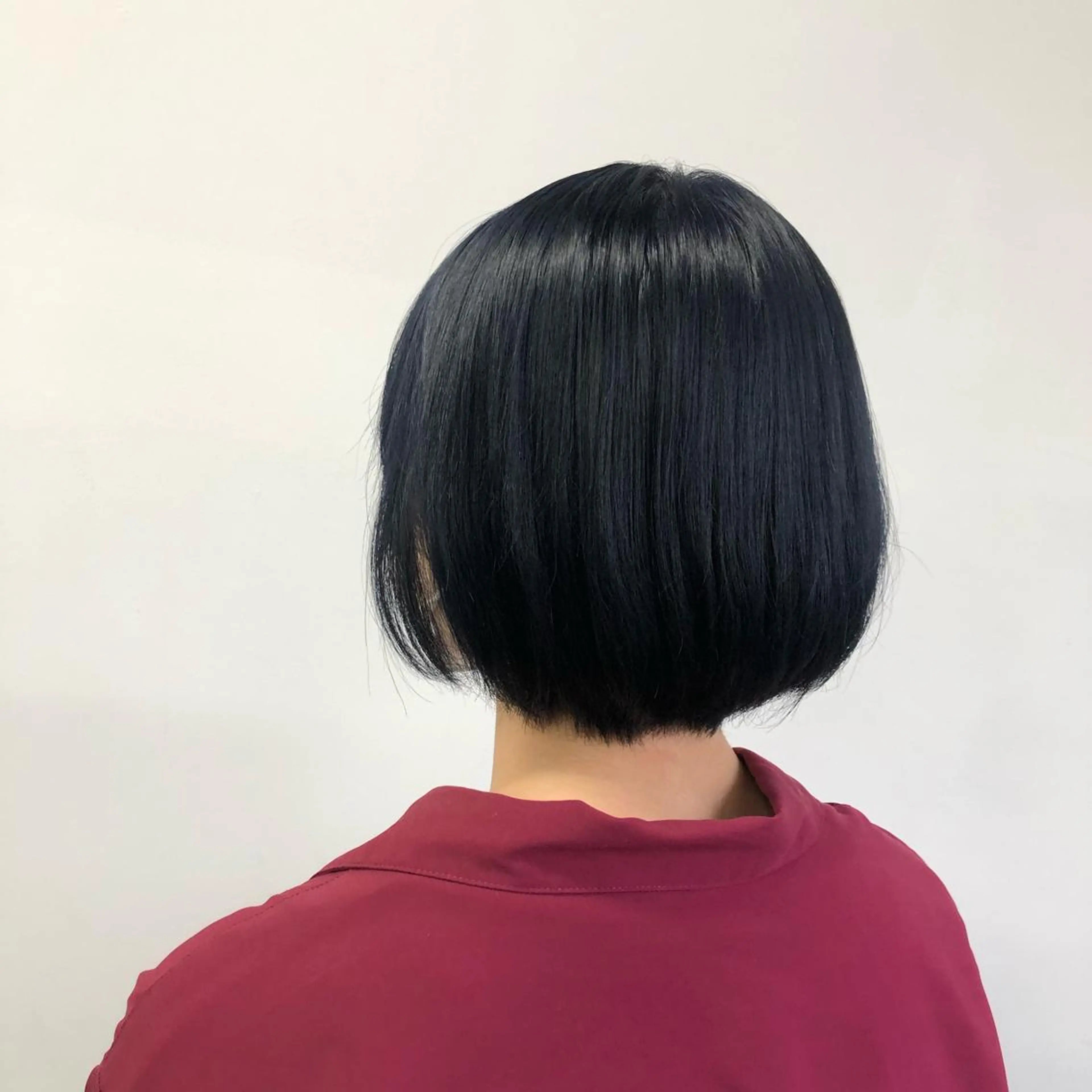 ショート 寒色＆ブリーチ特化 寒色MiOのヘアスタイル