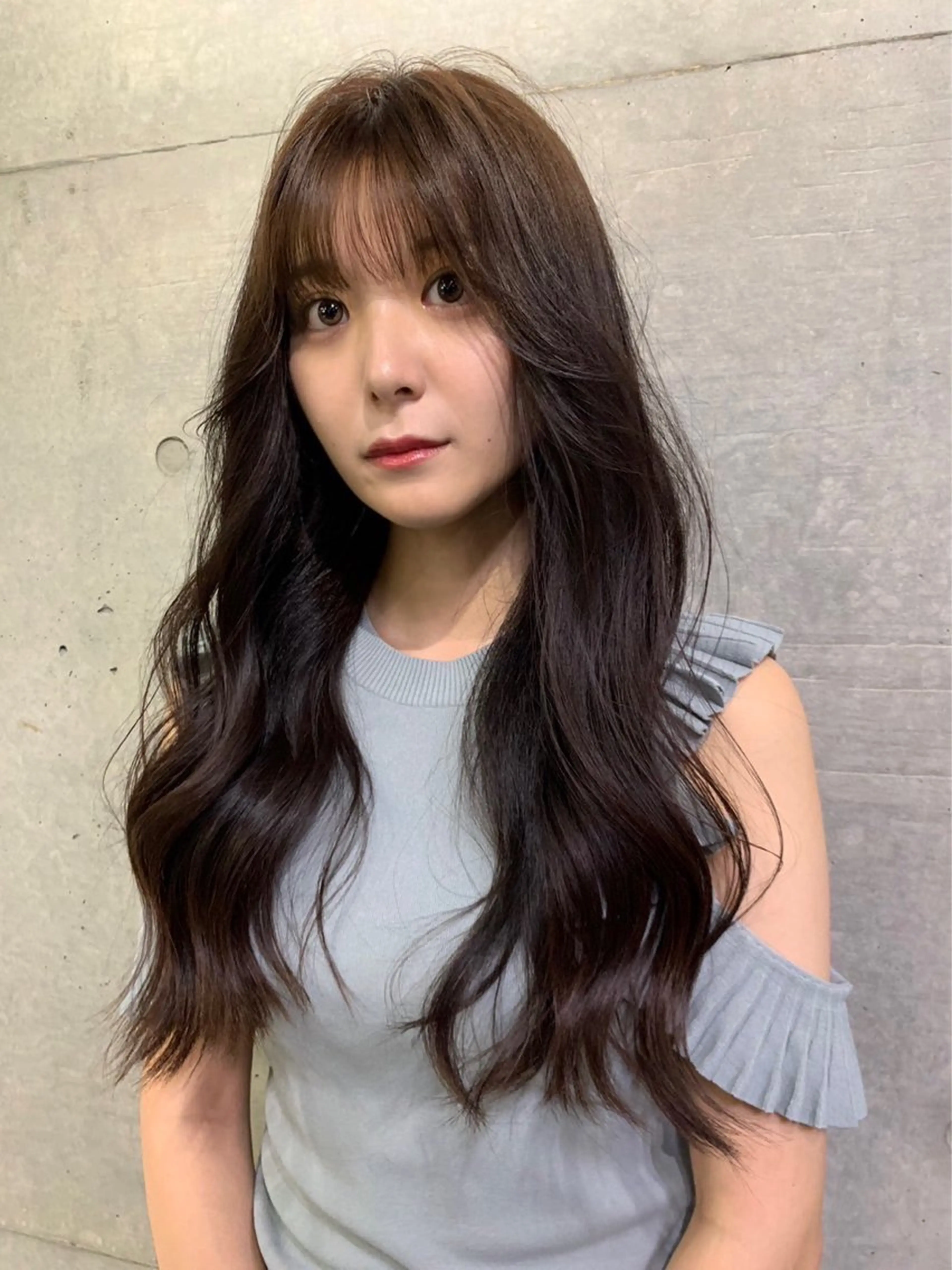 ロング カラー ヘアアレンジ 透明感カラー くびれヘア 韓国風ヘア ロング THE./ブリーチ 透感カラー/髪質改善のヘアスタイル