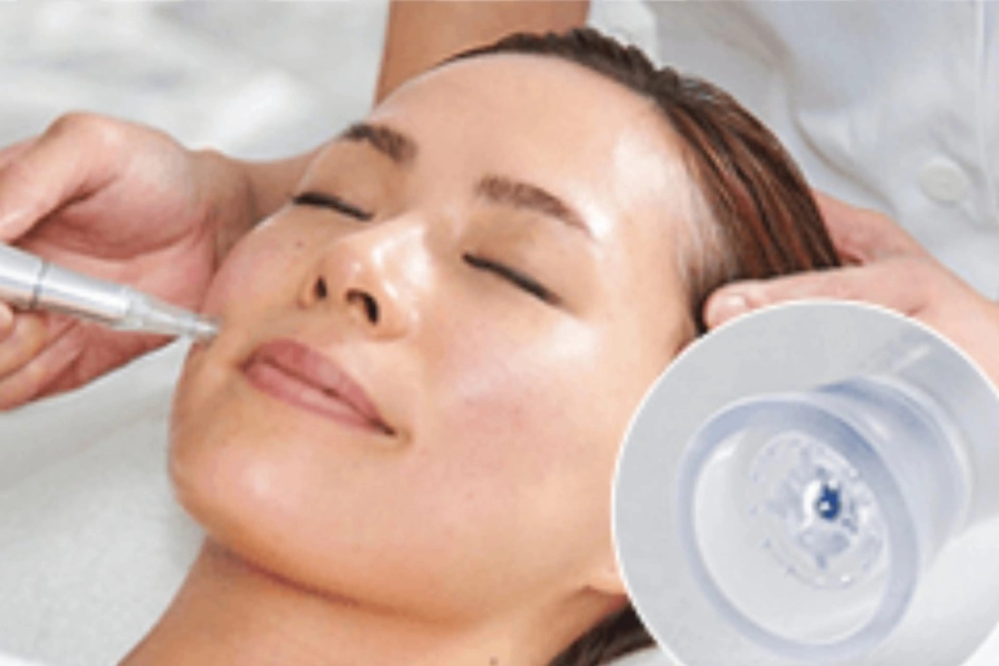 ✨メタジェクトスペシャルコース✨💎エステ版ダーマペン✨目の周り、口角、フェイスラインのたるみをグイグイアップ⬆️の写真