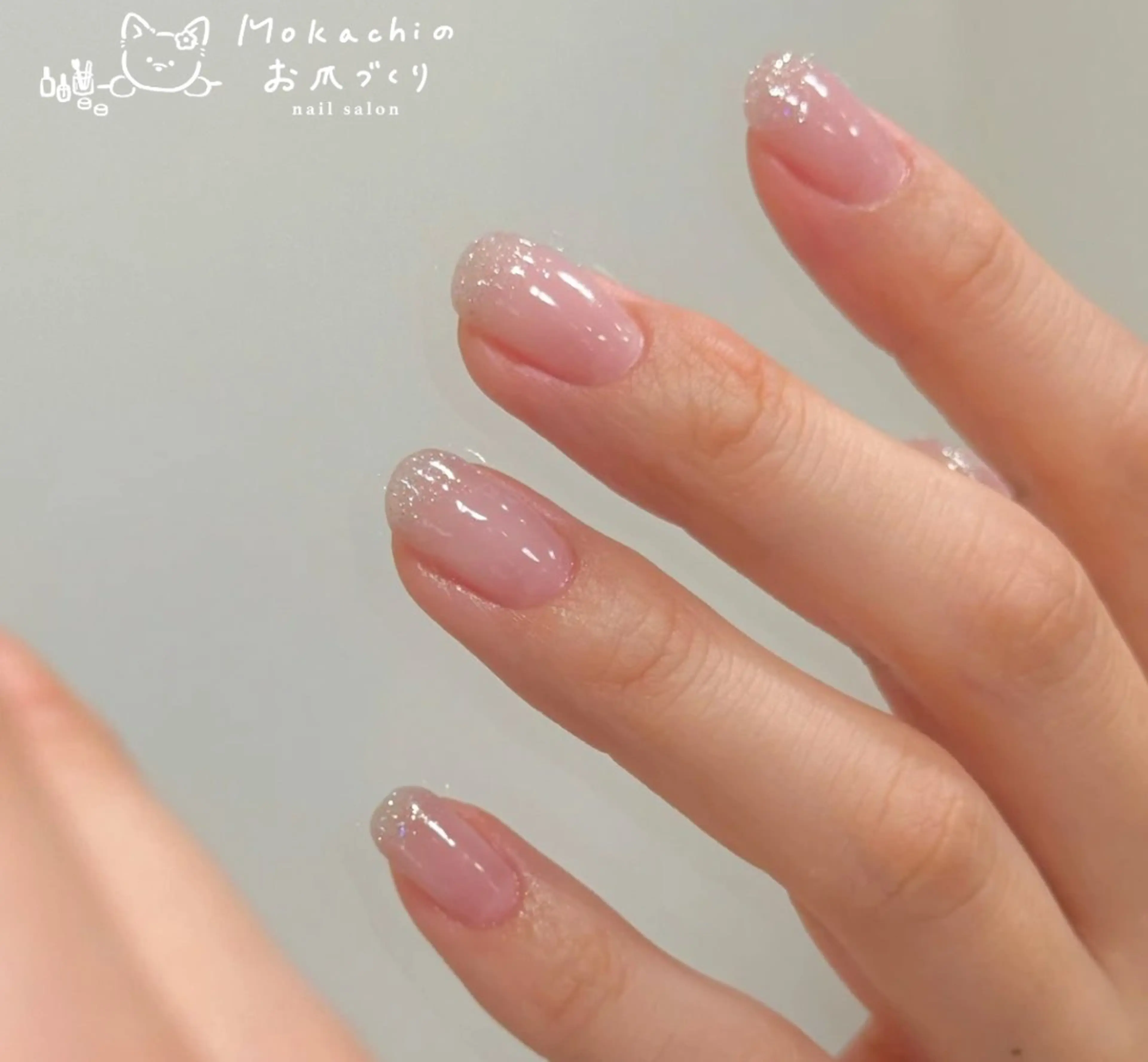 ネイル グラデーション キラキラネイル ラメ(グリッター) ラメグラデーション オフィスネイル Mokachiのお爪づくり所属・Mokachiの お爪づくりのネイルデザイン
