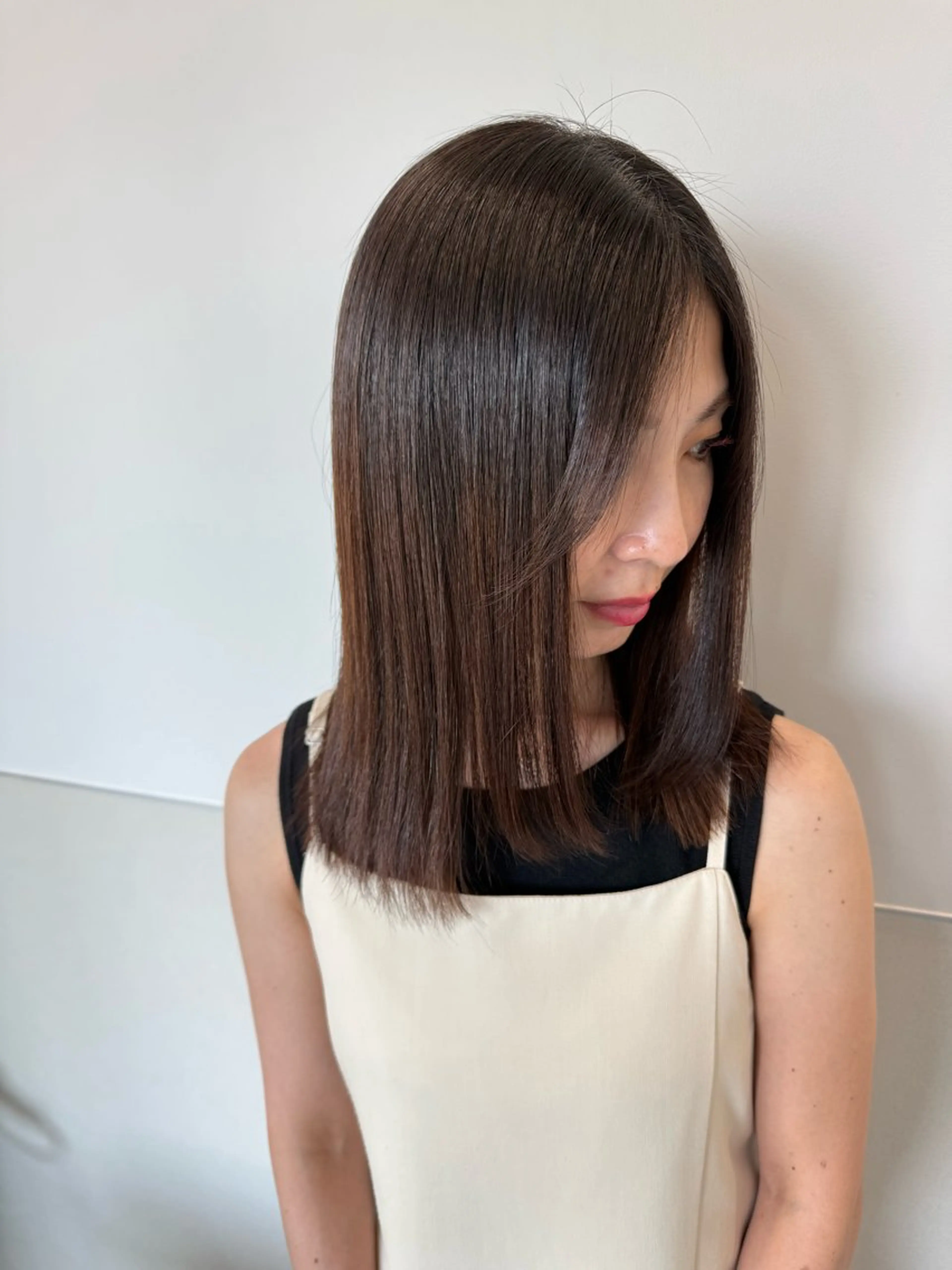 セミロング カット 縮毛矯正 カセヤ リョウのヘアスタイル