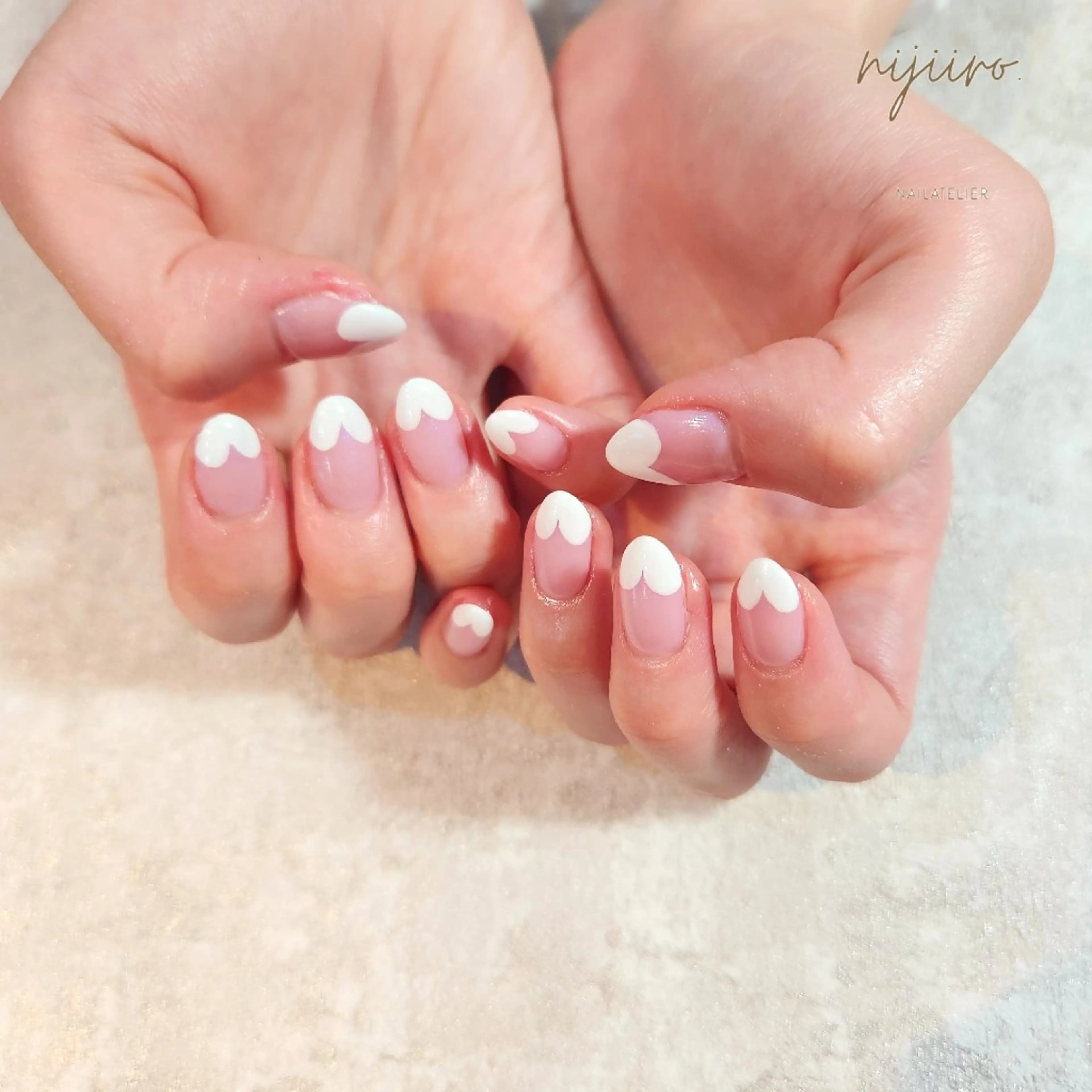 ネイル フレンチネイル ハート ハンドネイル nailatelier nijiiro.所属・nijiiro🌈 サトウのネイルデザイン
