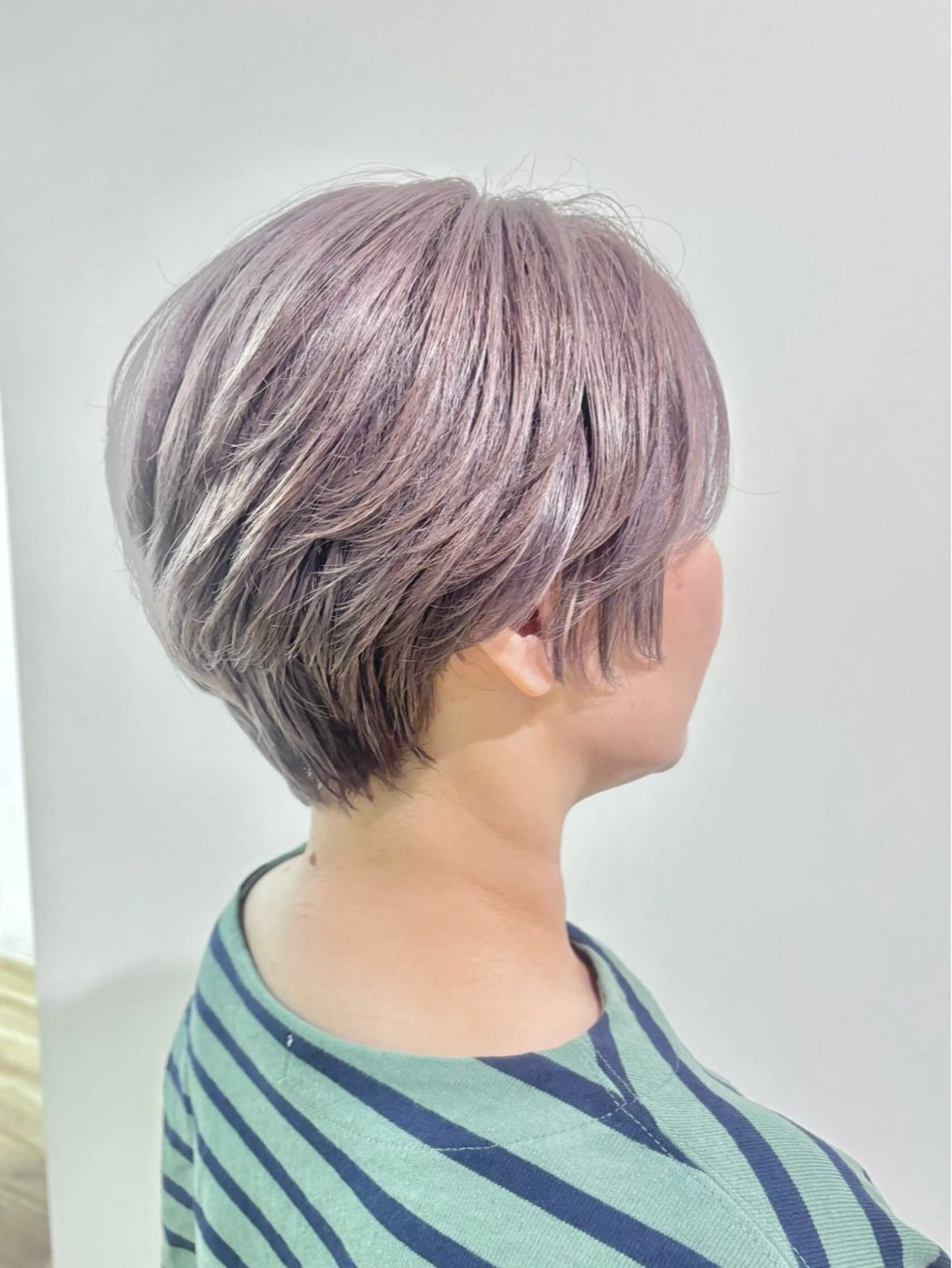 ショート カラー 古川 琴美のヘアスタイル