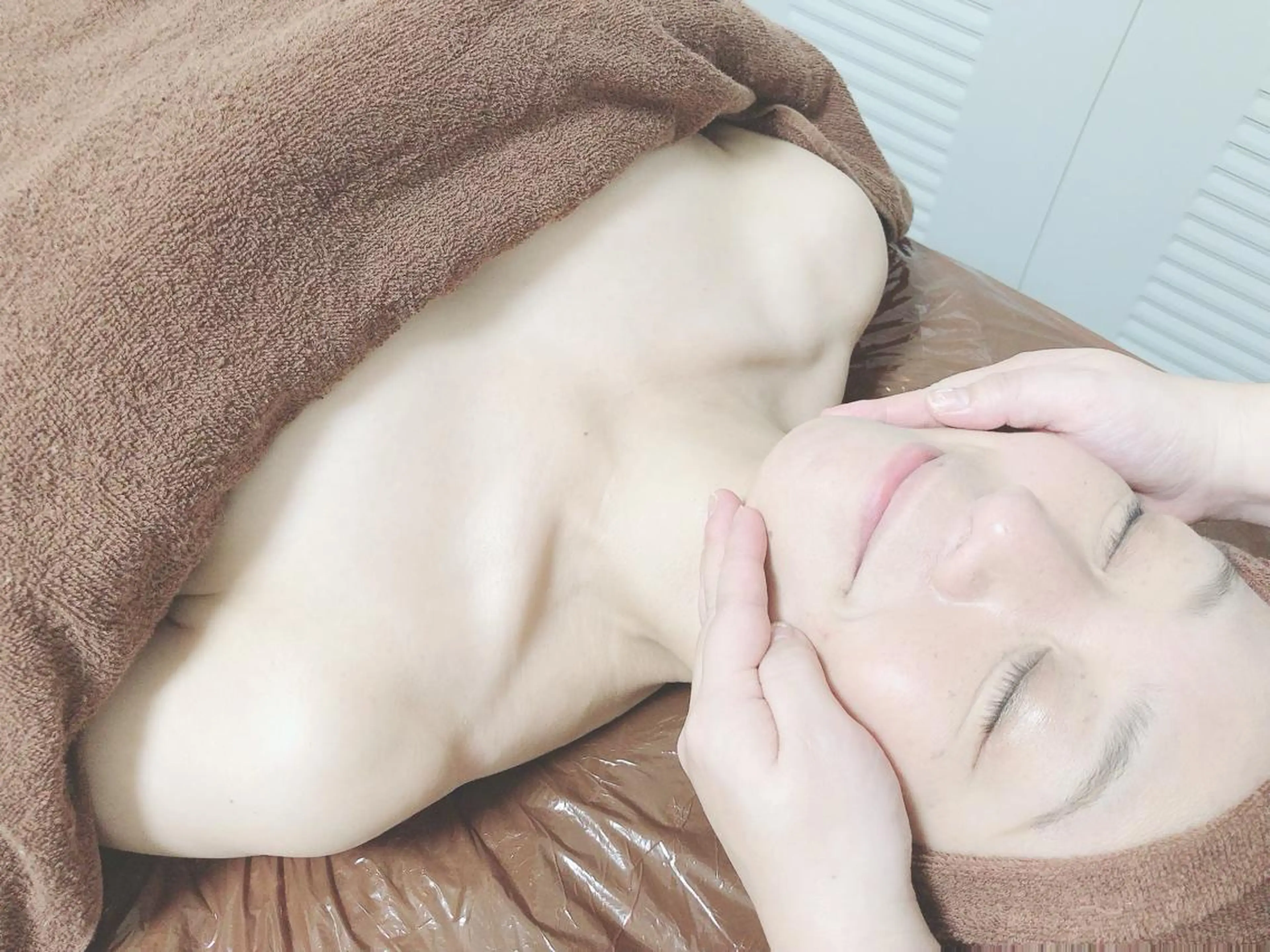 美容液導入もハンドテクニックも込み！エイジングケアコース70分の写真