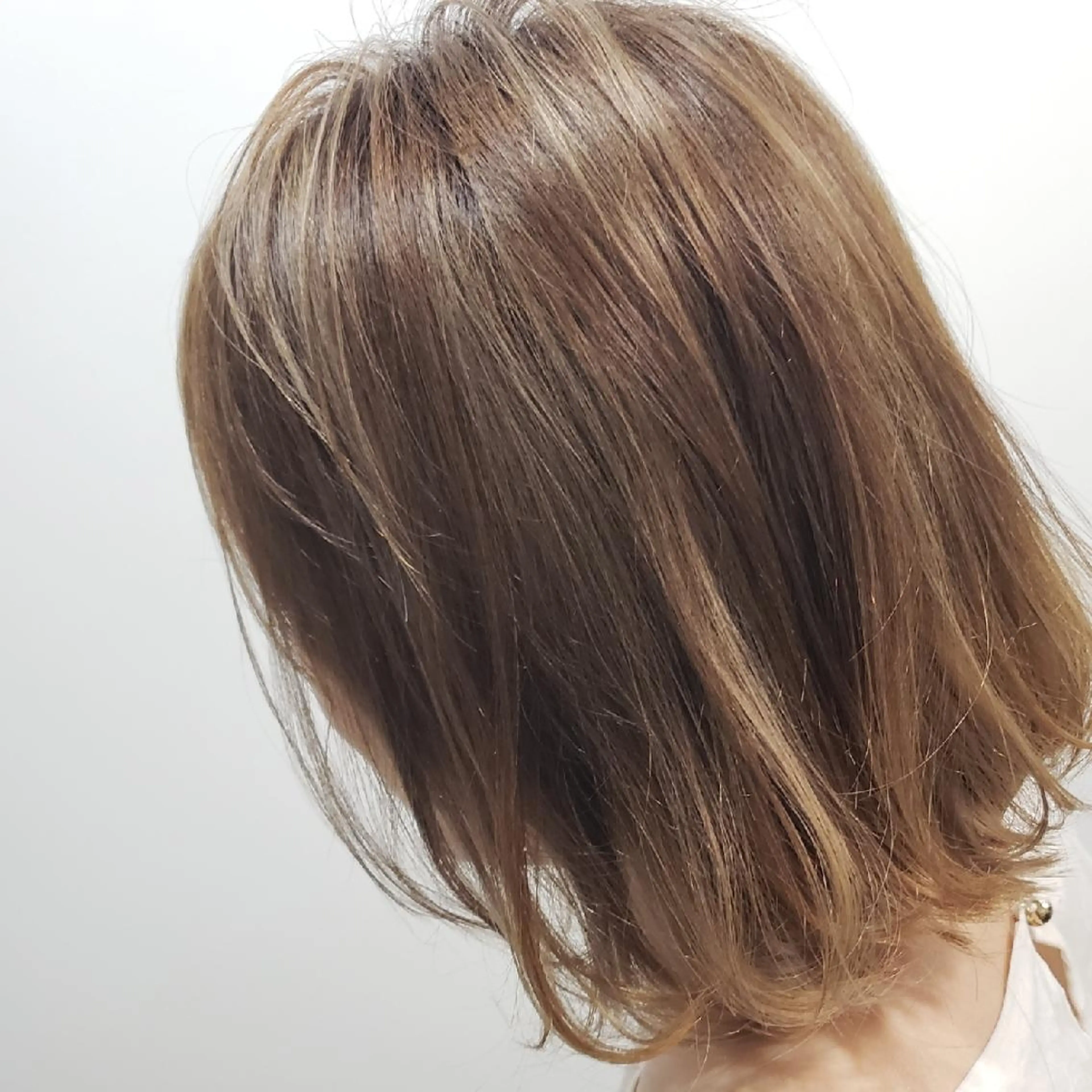 ミディアム カラー ヘアカラー トリートメント AngeBay.NaHa所属・饒平名 知也のヘアスタイル