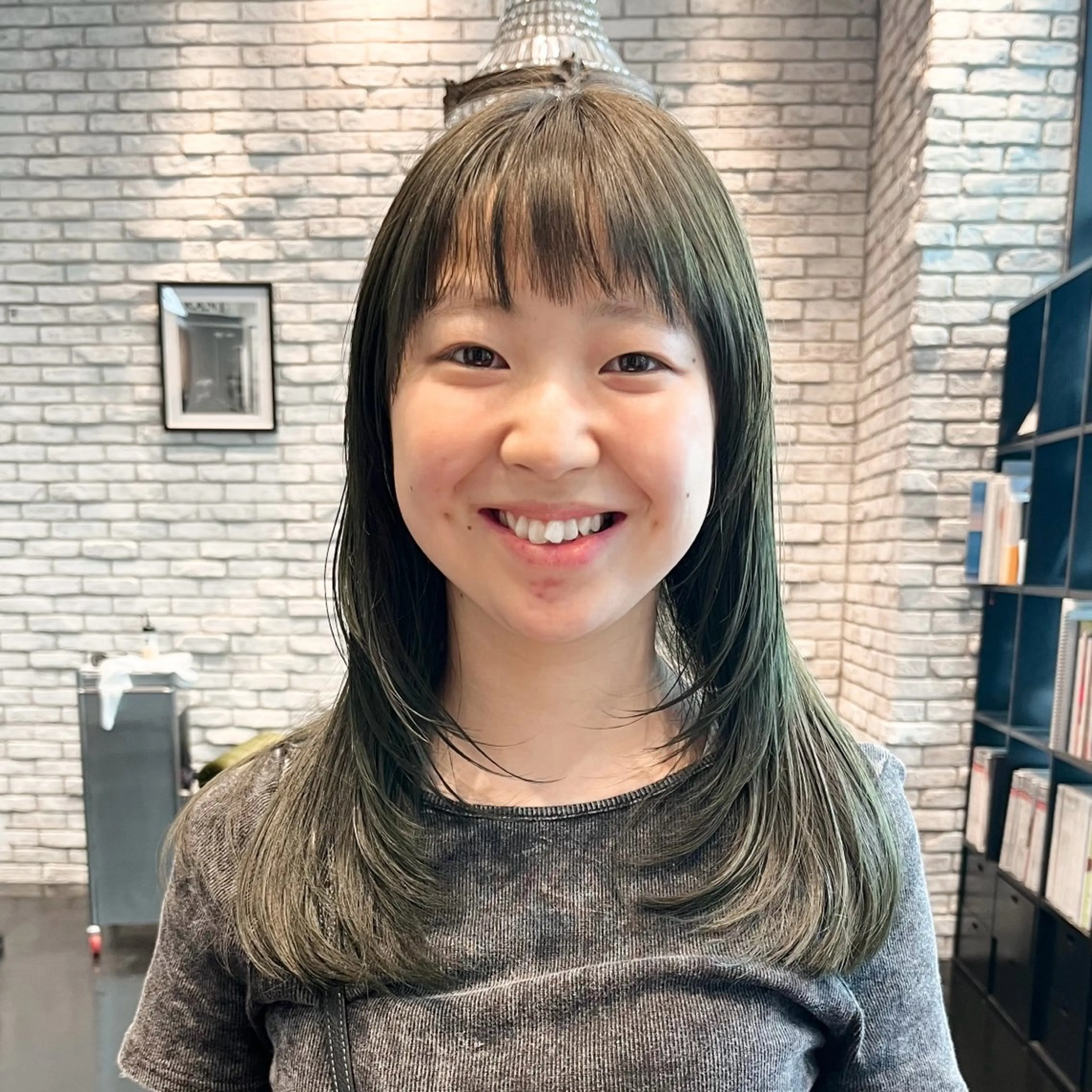 セミロング カット ヘアカラー 好光 優香のヘアスタイル