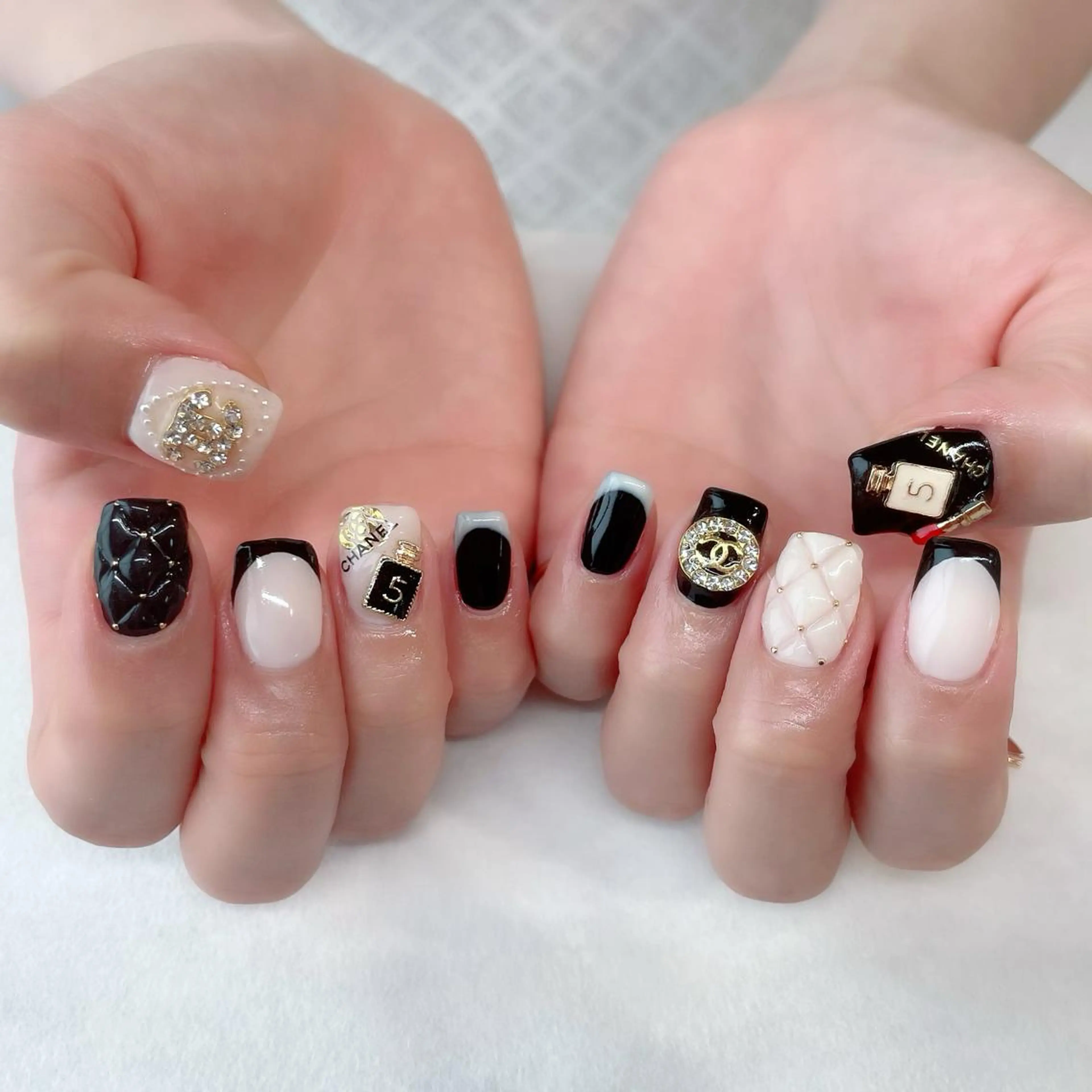 ネイル ハンドネイル 💎🐰 saki. m 🐰💎のネイルデザイン