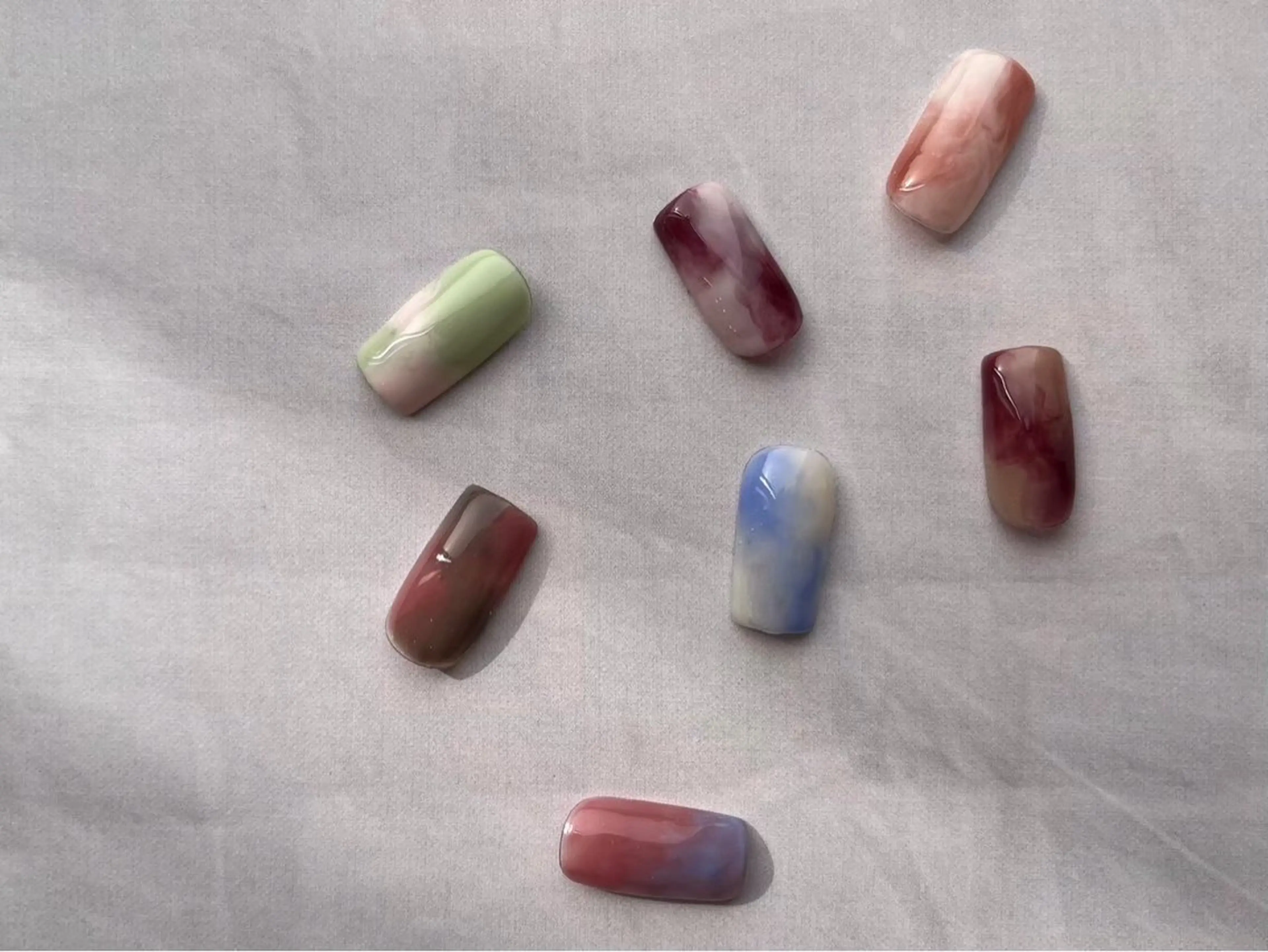 ネイル KARIN LANDHAKATAのネイルデザイン