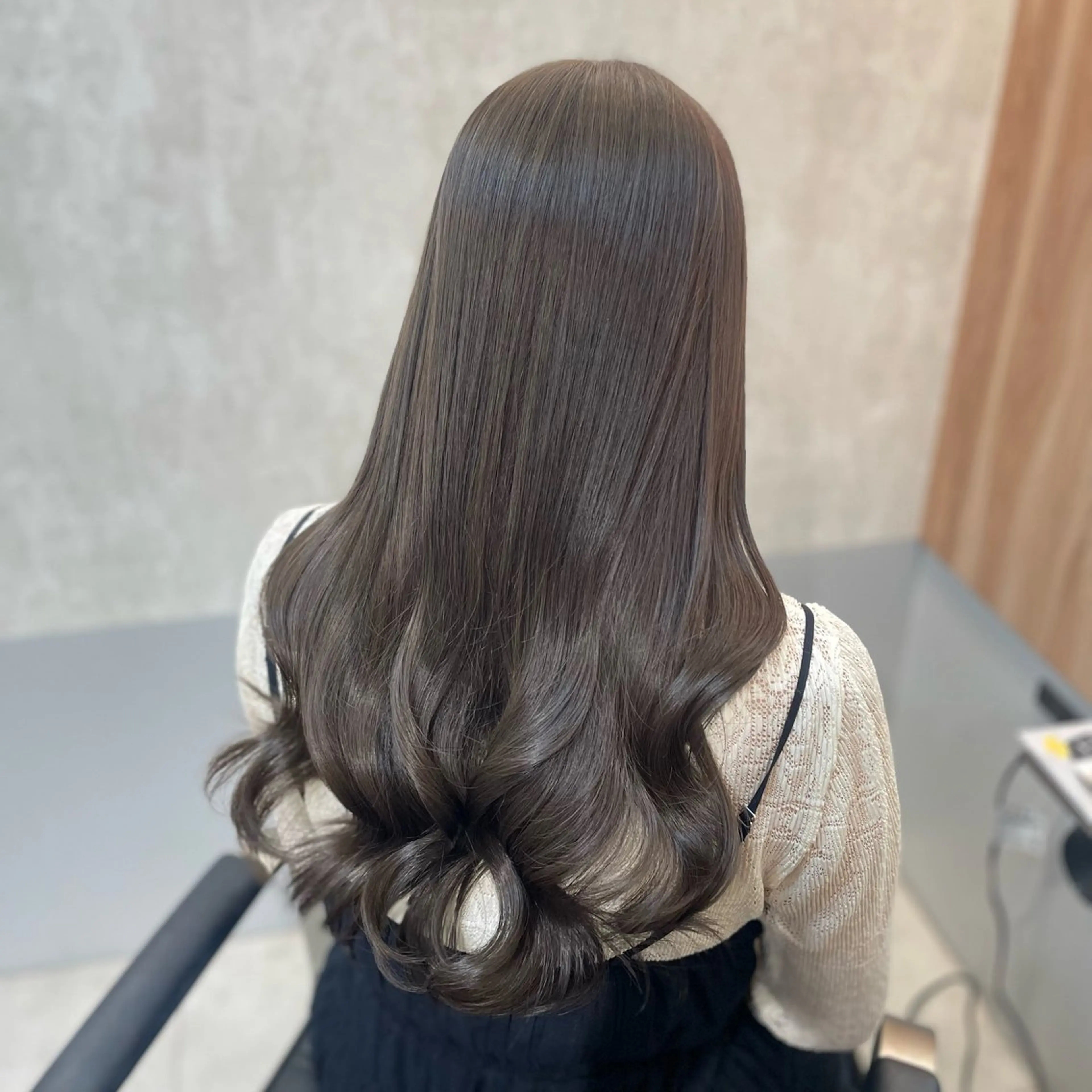 初カラーにおすすめ🌸 【ミニモ学割】ブリーチなしダブルカラー+トリートメント オリーブベージュ/ミルクティー/ベージュの写真